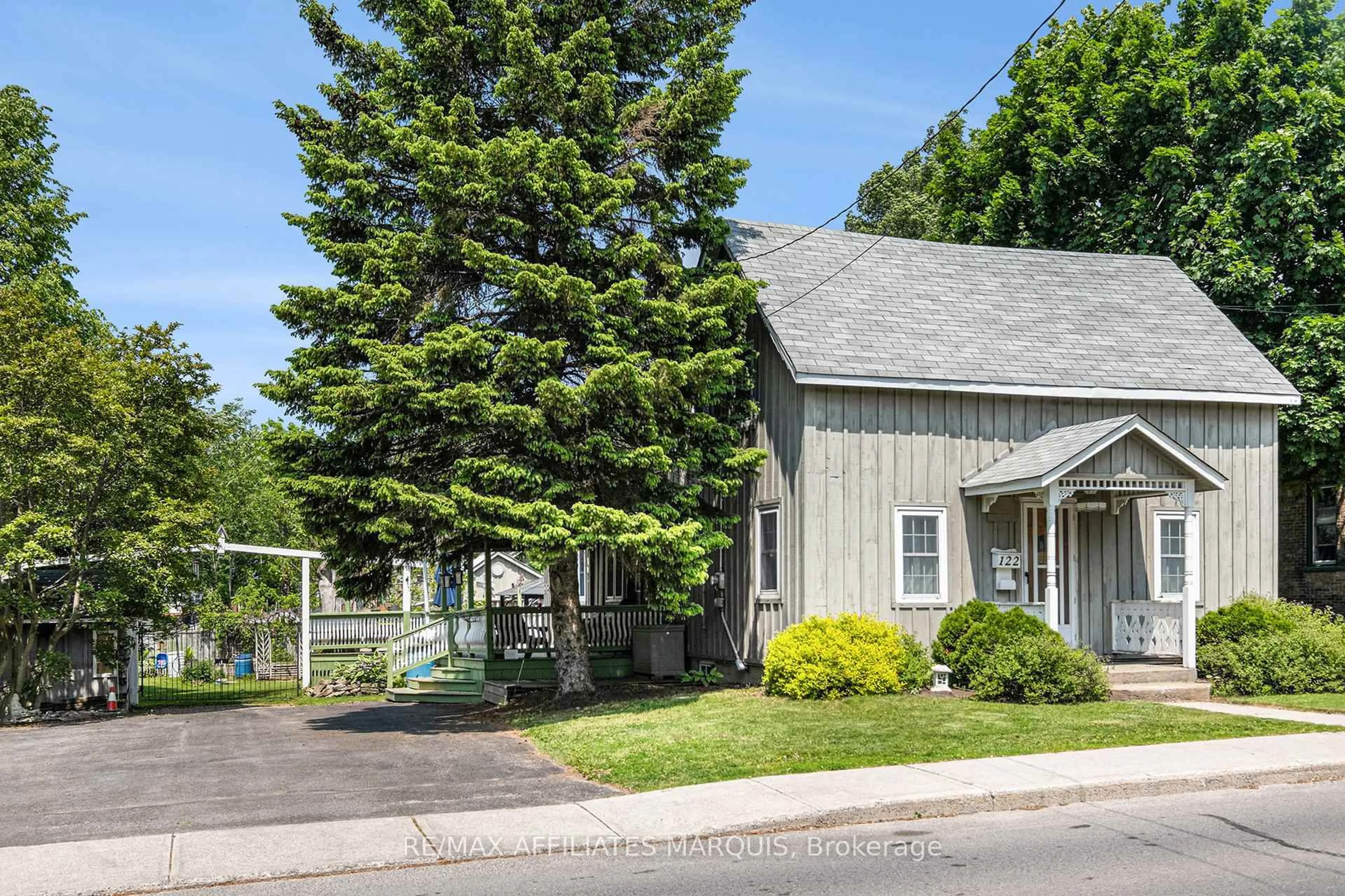 Unknown for 122 Chambers St, Smiths Falls Ontario K7A 2Z3