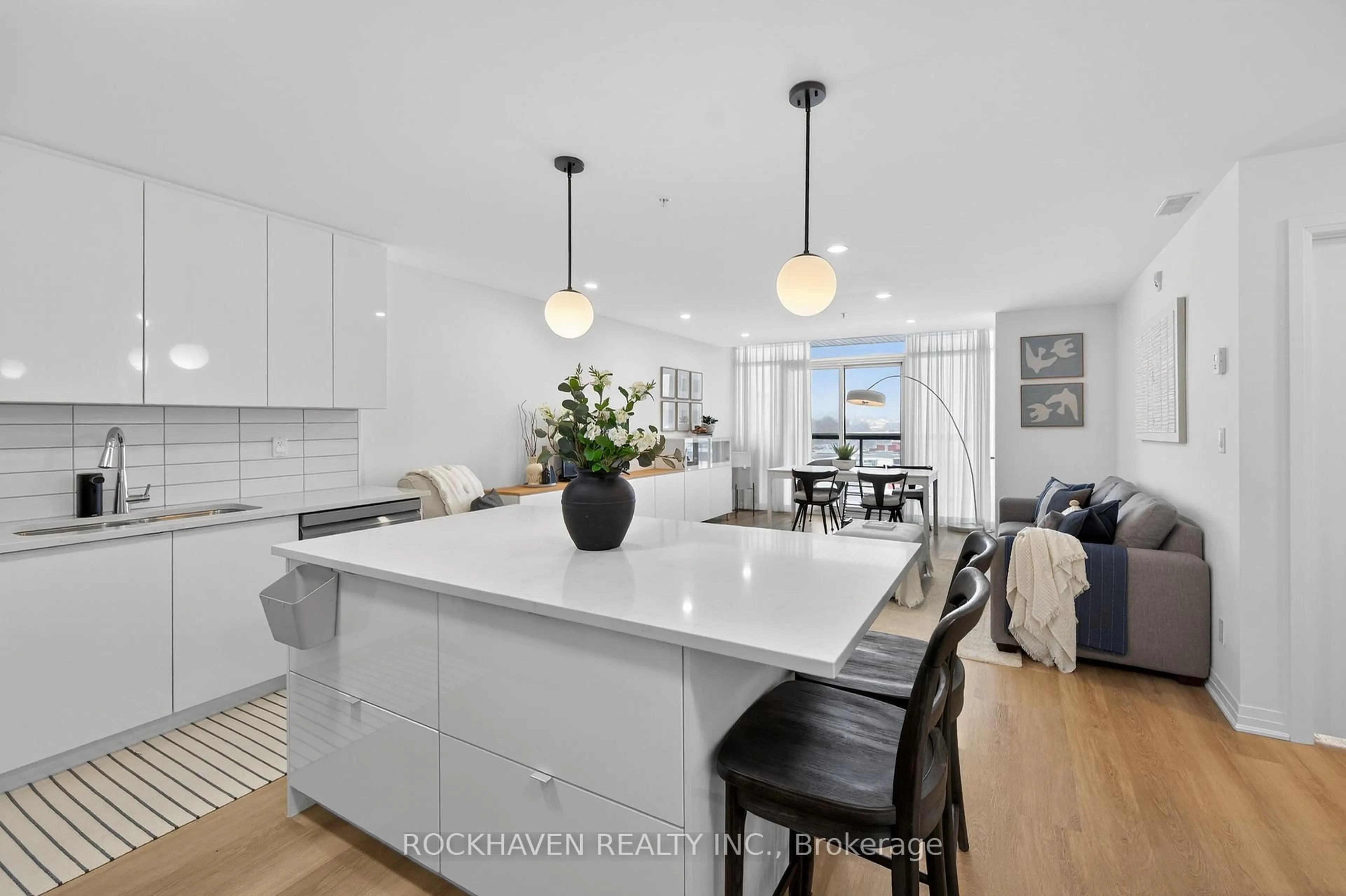 Open concept kitchen, ceramic/tile floor for 5 Hamilton St #503, Hamilton Ontario L8B 2A4