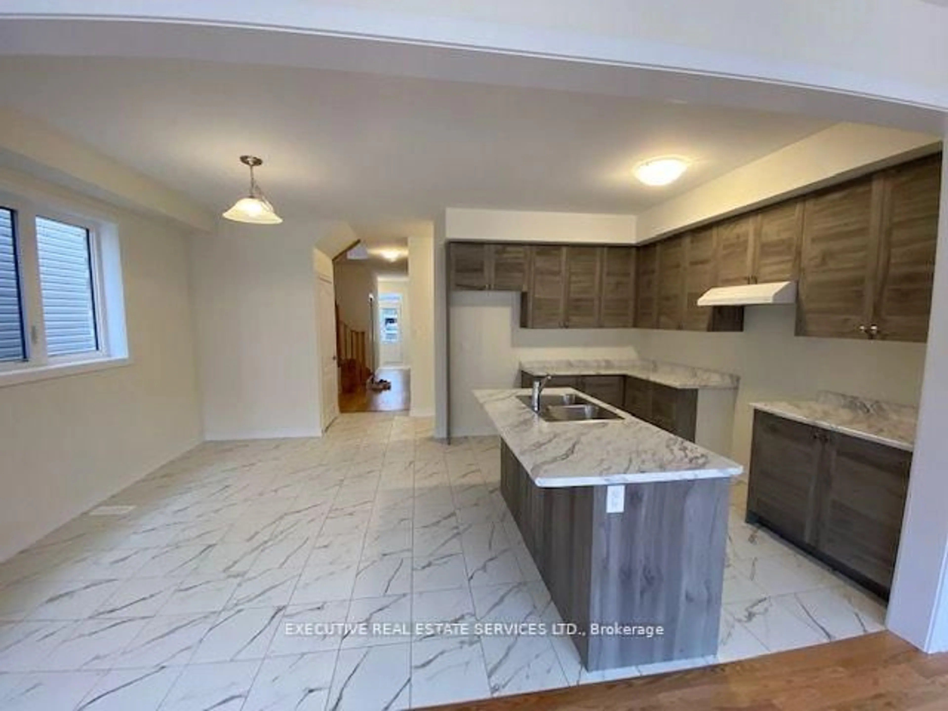 Open concept kitchen, ceramic/tile floor for 24 Monteith Dr, Brantford Ontario N3T 0W6