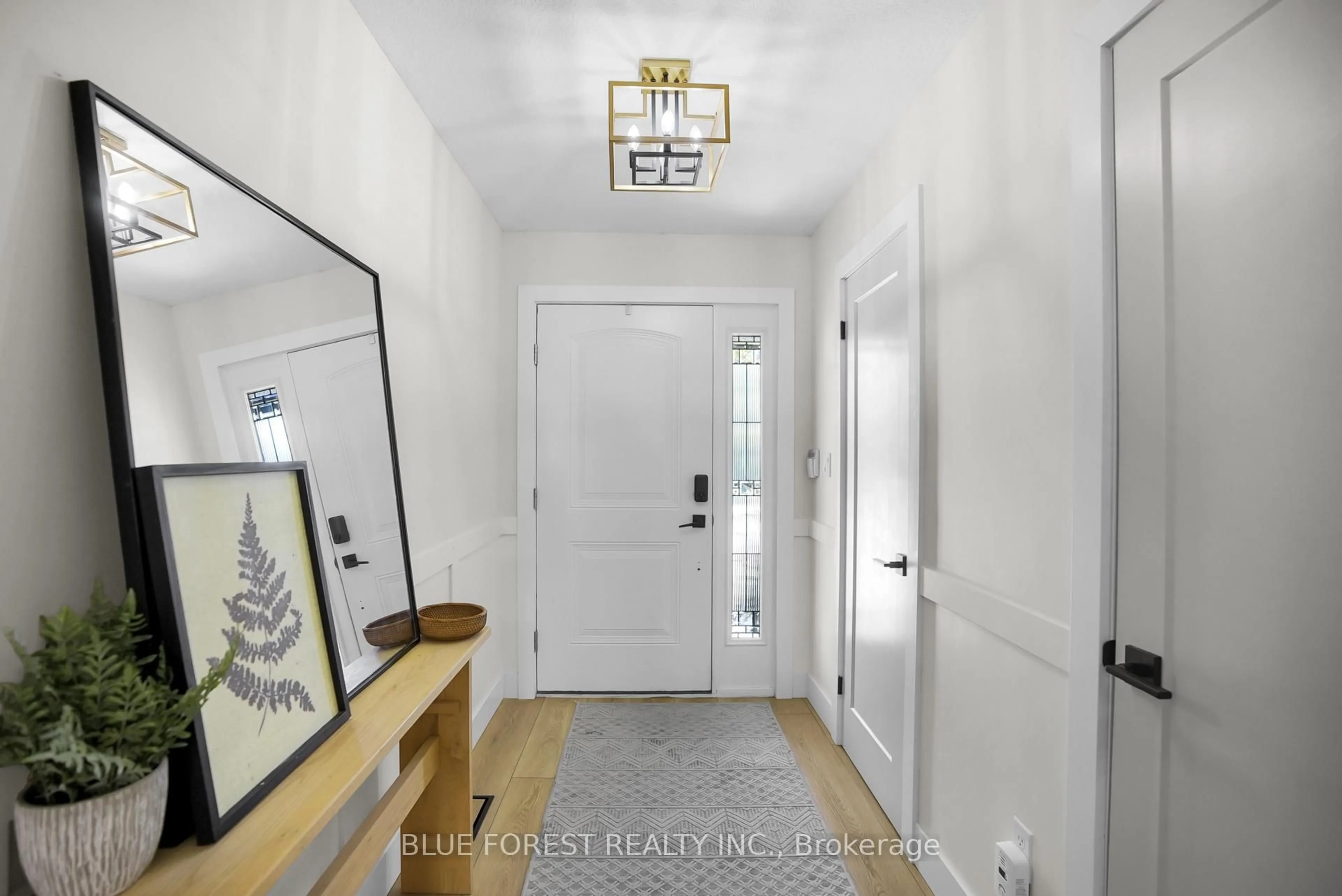 Indoor entryway for 1883 Reilly Walk, London North Ontario N5X 0H8