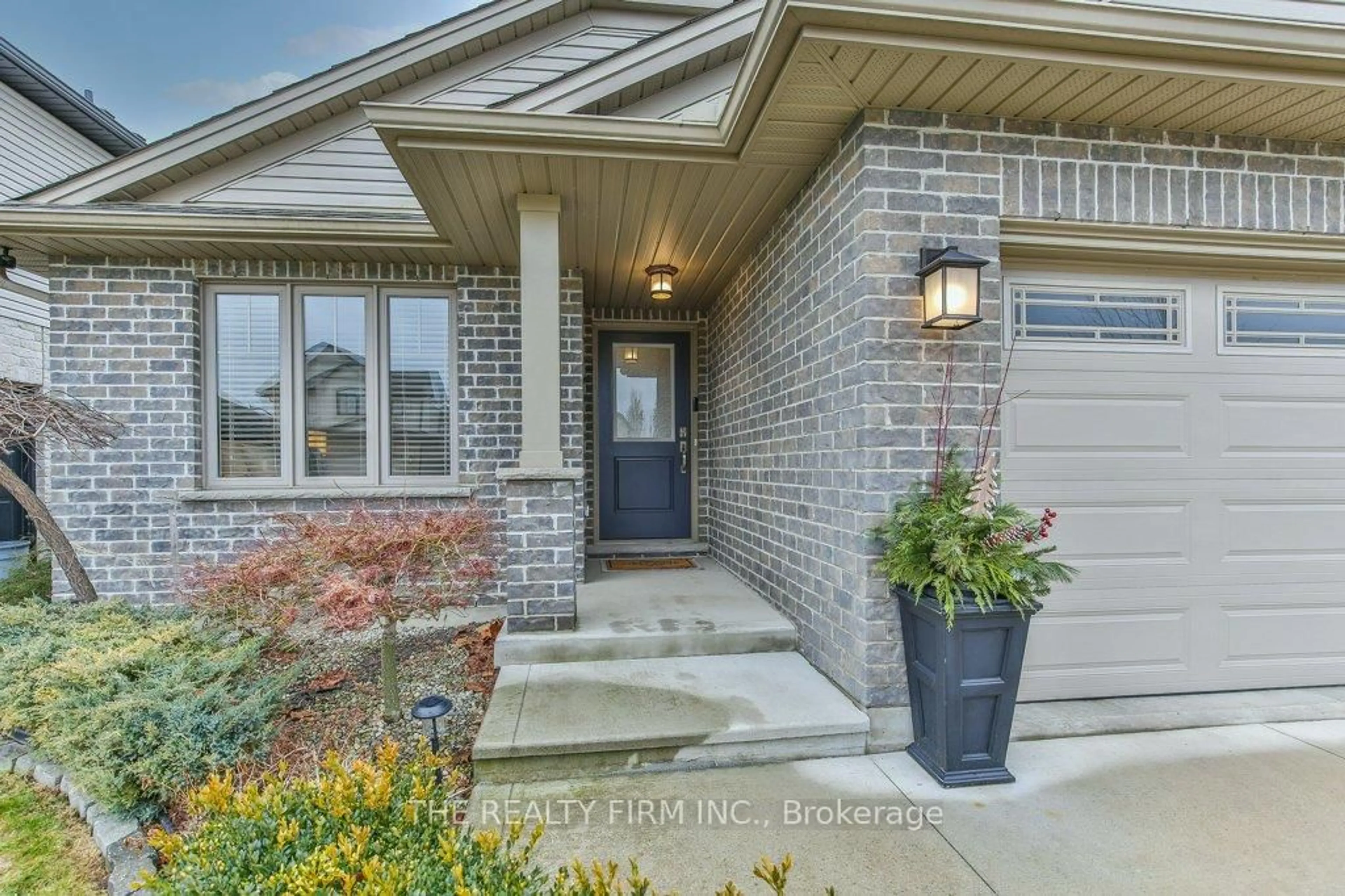 Home with brick exterior material, street for 92 Westlake Dr, St. Thomas Ontario N5P 0B7