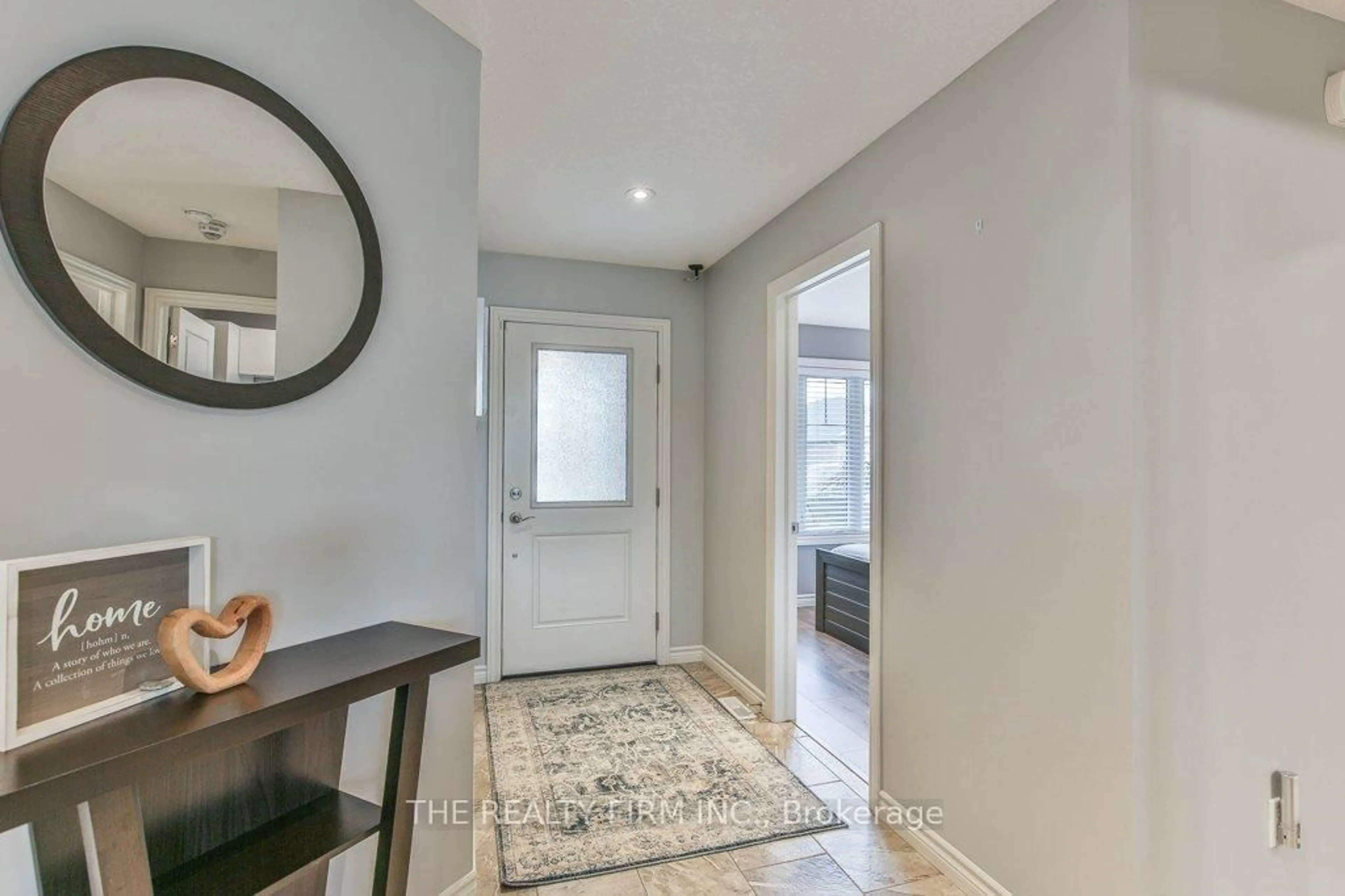 Indoor entryway for 92 Westlake Dr, St. Thomas Ontario N5P 0B7