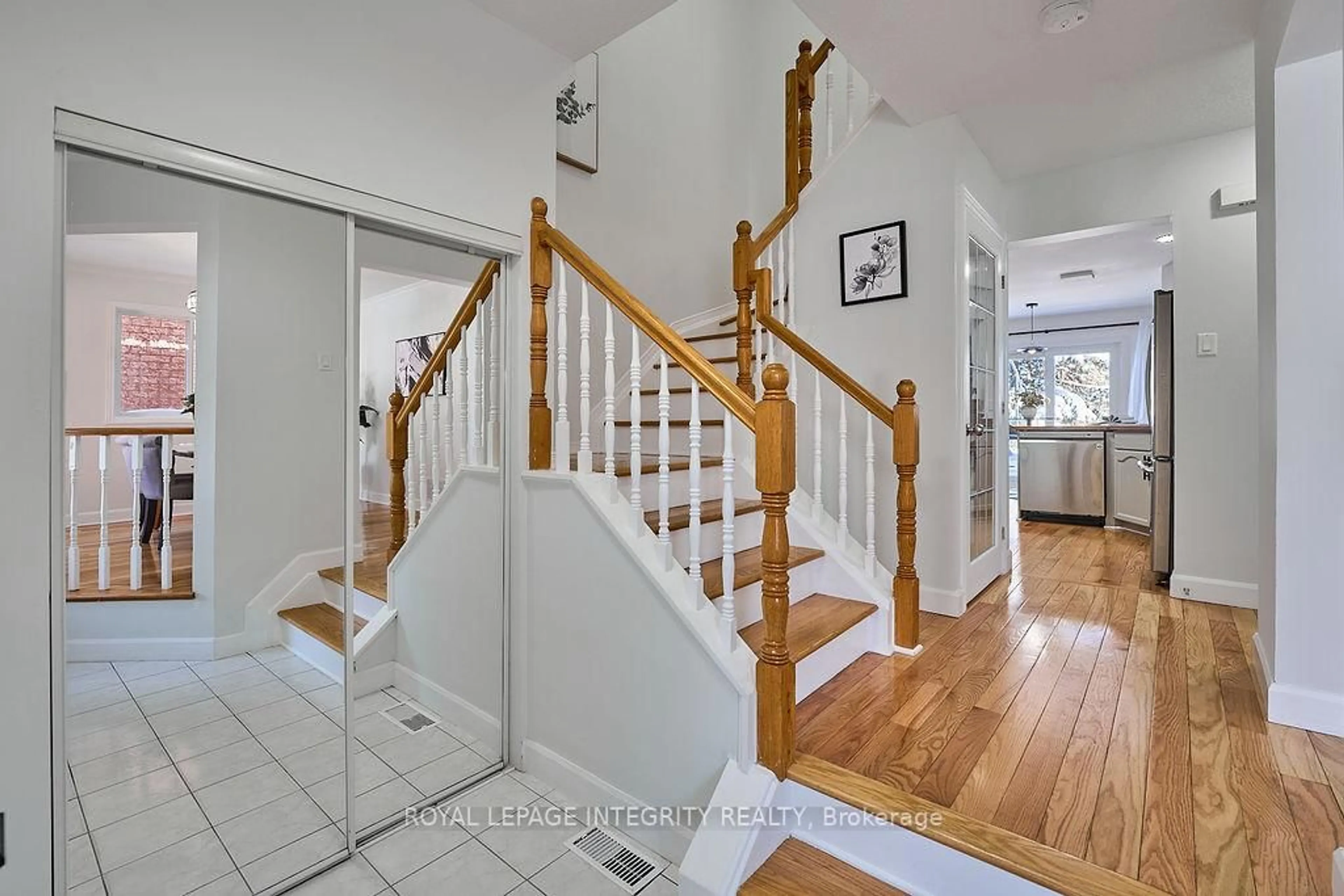 Stairs for 24 Highmont Crt, Ottawa Ontario K2T 1B2
