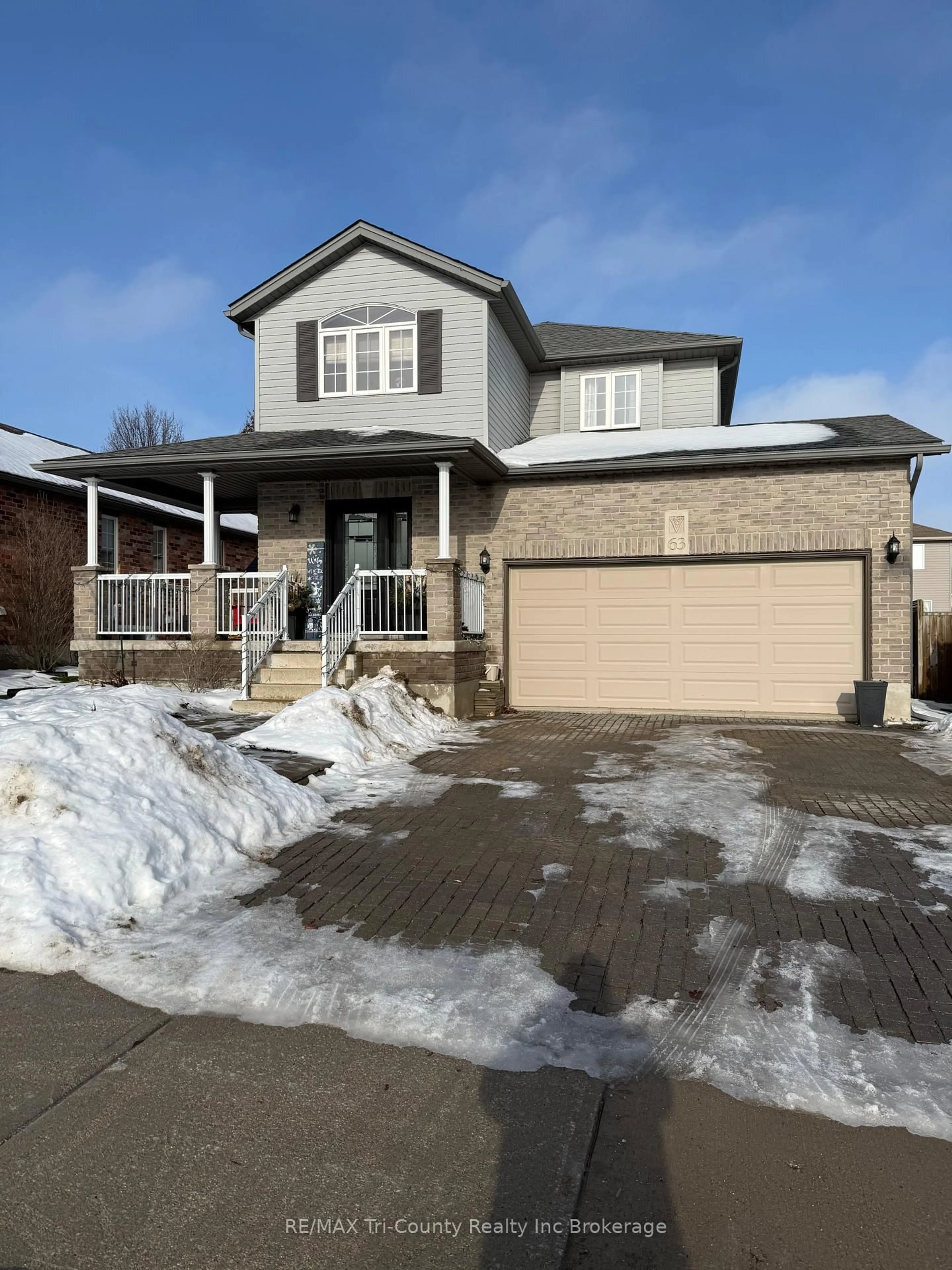 Home with brick exterior material, street for 63 Woodhatch Cres, Ingersoll Ontario N5C 0A3