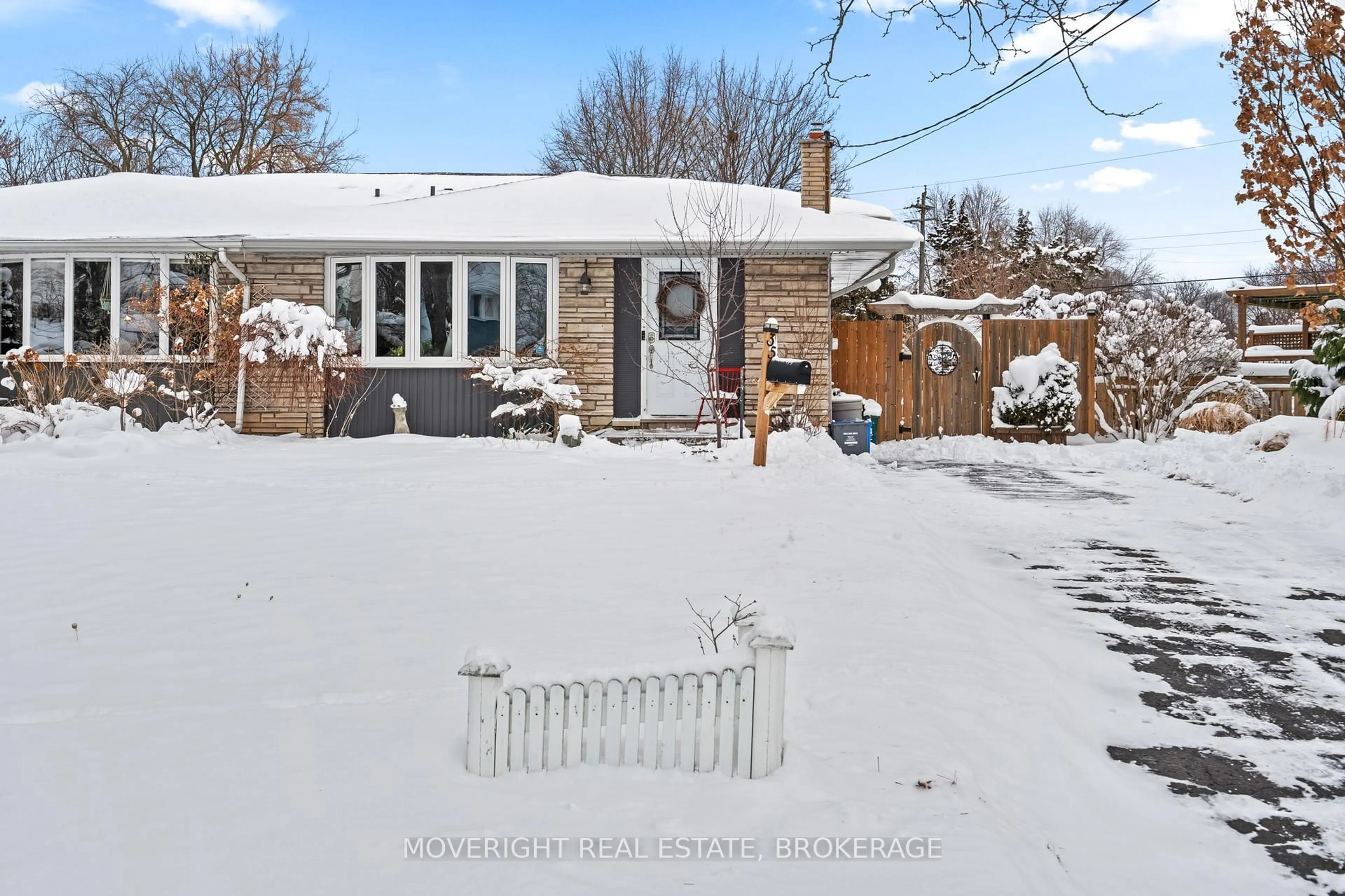 Unknown for 35 Cypress St, St. Catharines Ontario L2N 4L8