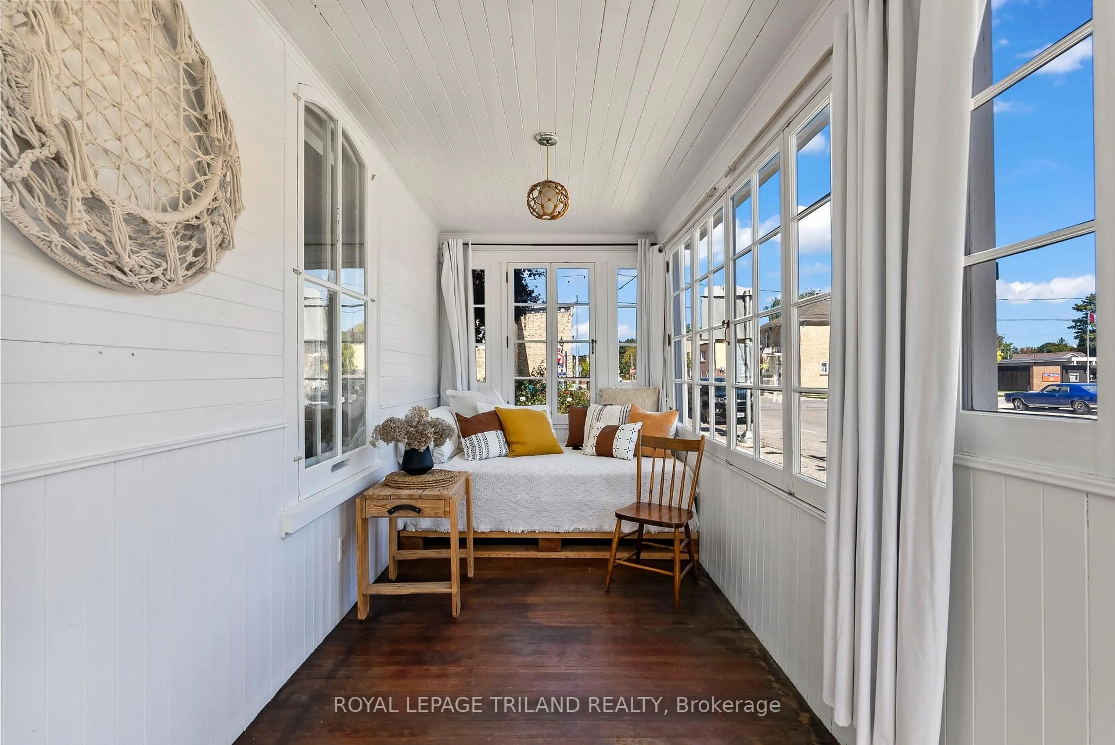 Indoor entryway for 71 Huron St, Huron-Kinloss Ontario N0G 2R0