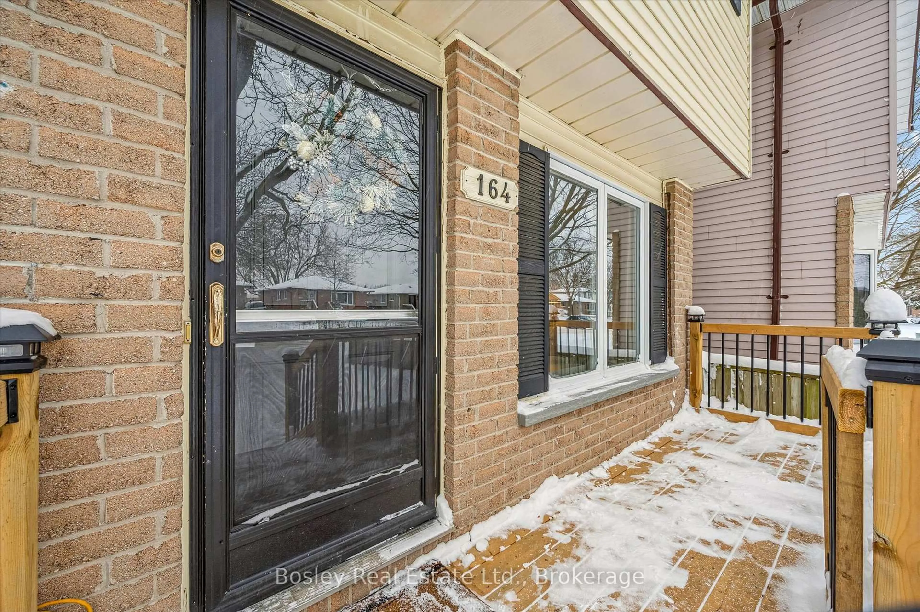 Indoor entryway for 164 Hadati Rd, Guelph Ontario N1E 6P4
