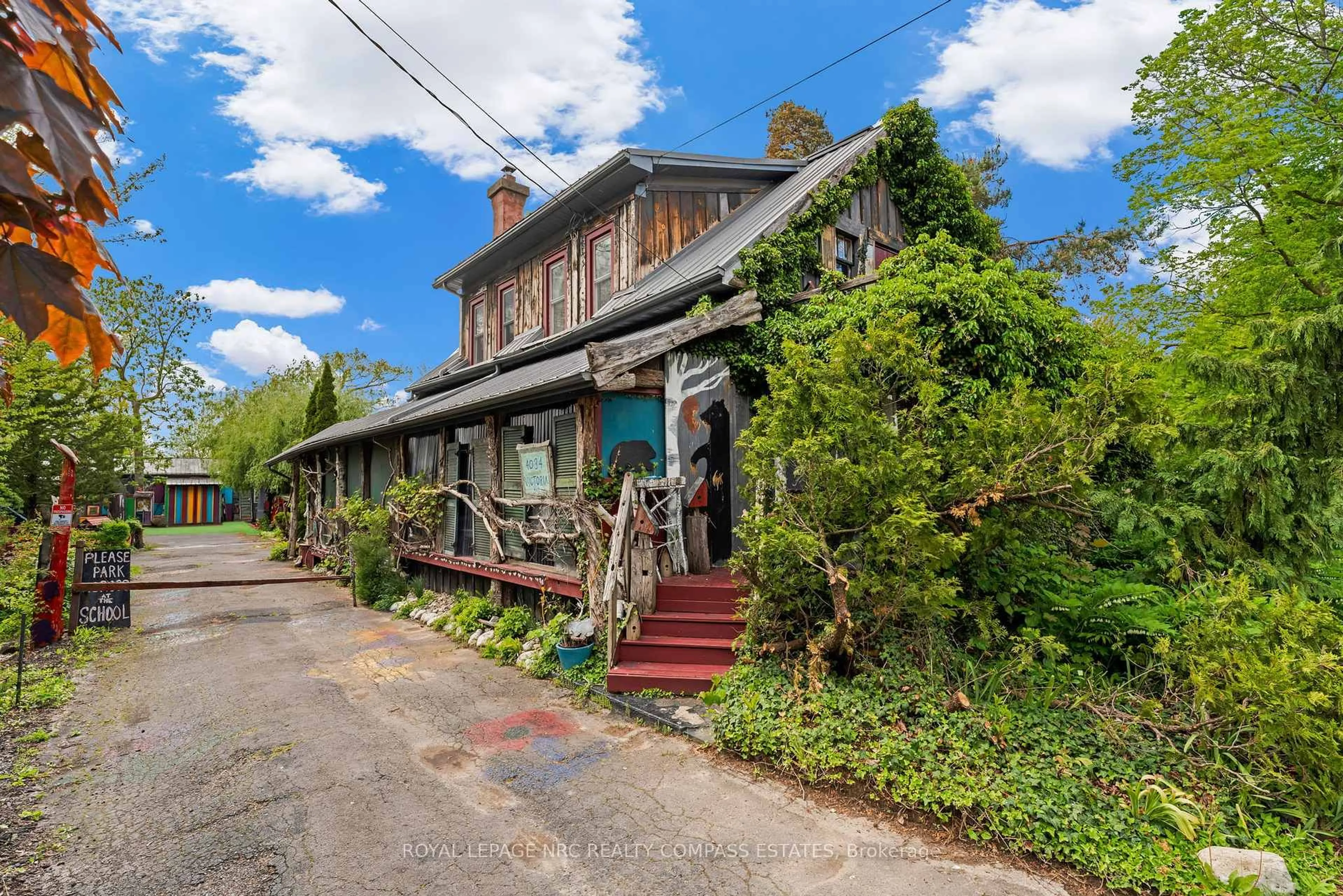 Patio, street for 4034 Victoria Ave, Lincoln Ontario L0R 2C0