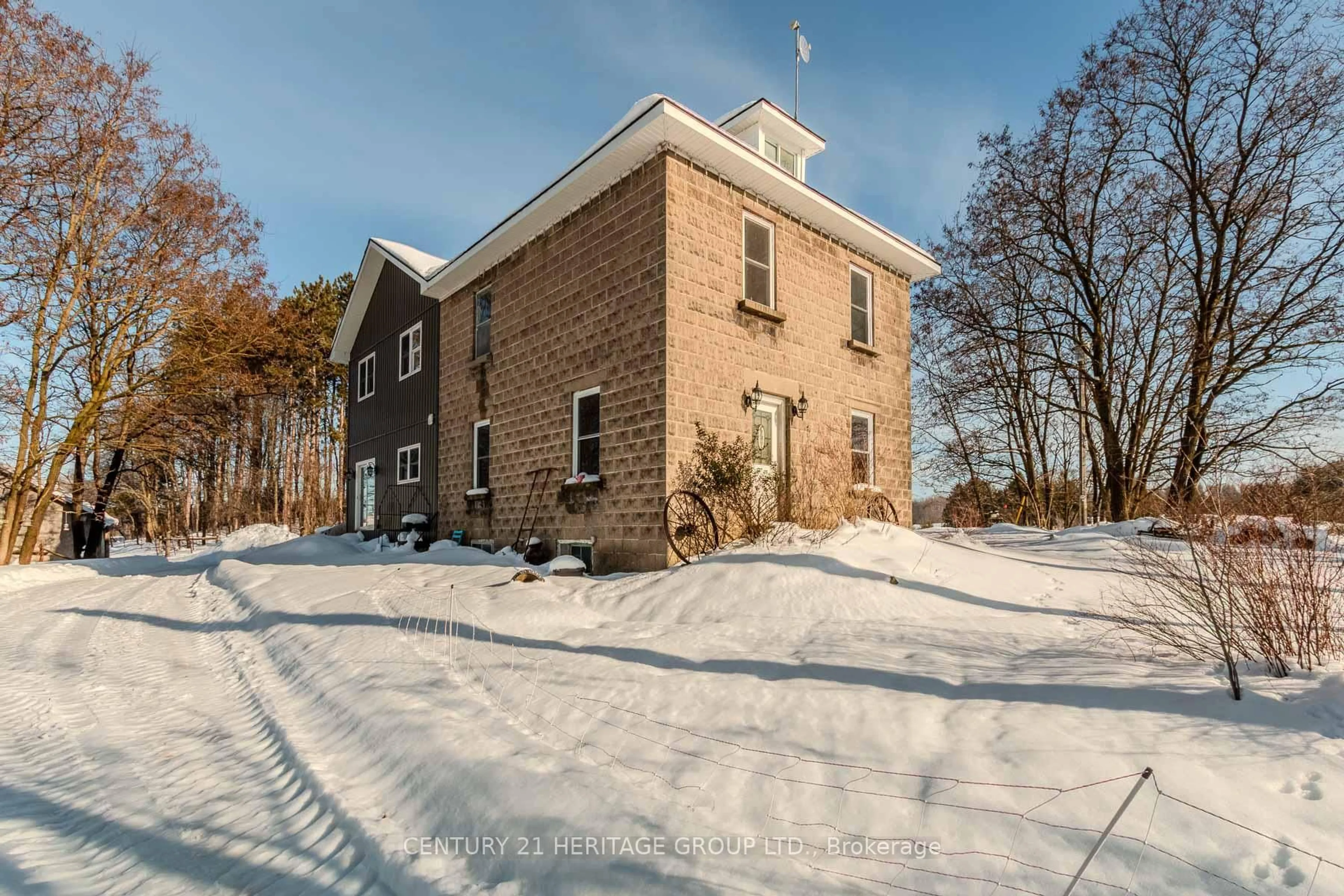 Home with brick exterior material, building for 797177 East Back Line, Chatsworth Ontario N0H 1R0