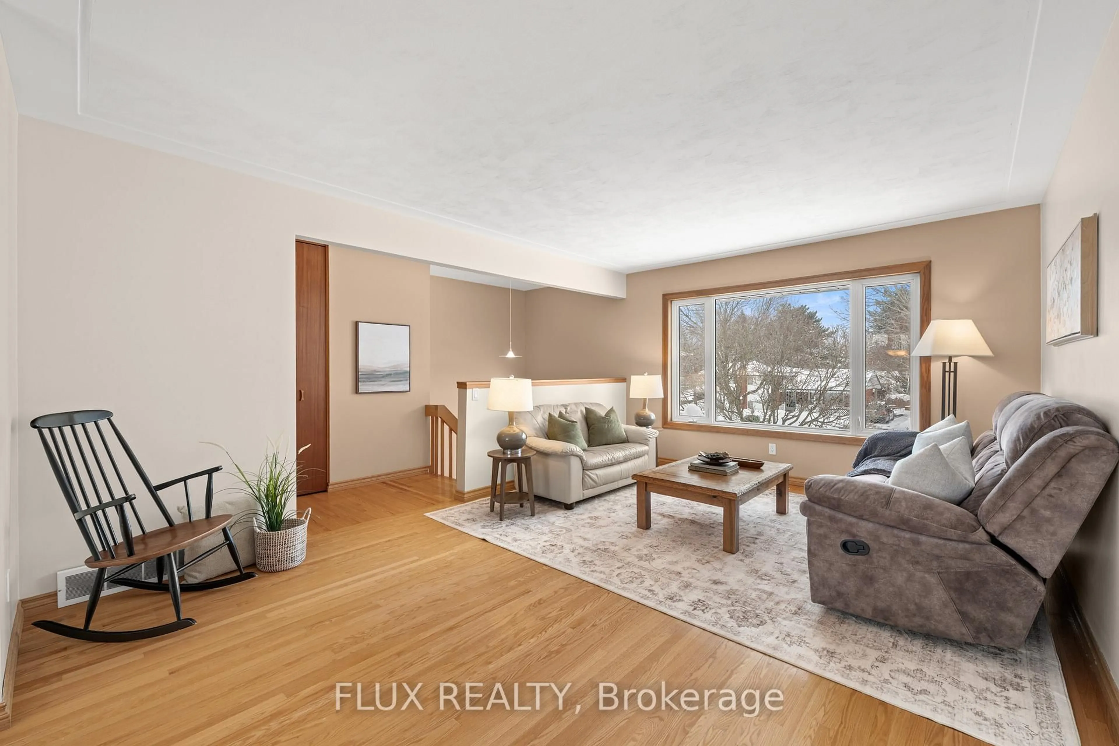 Living room with furniture, unknown for 212 Winfield Ave, Waterloo Ontario N2J 3M9