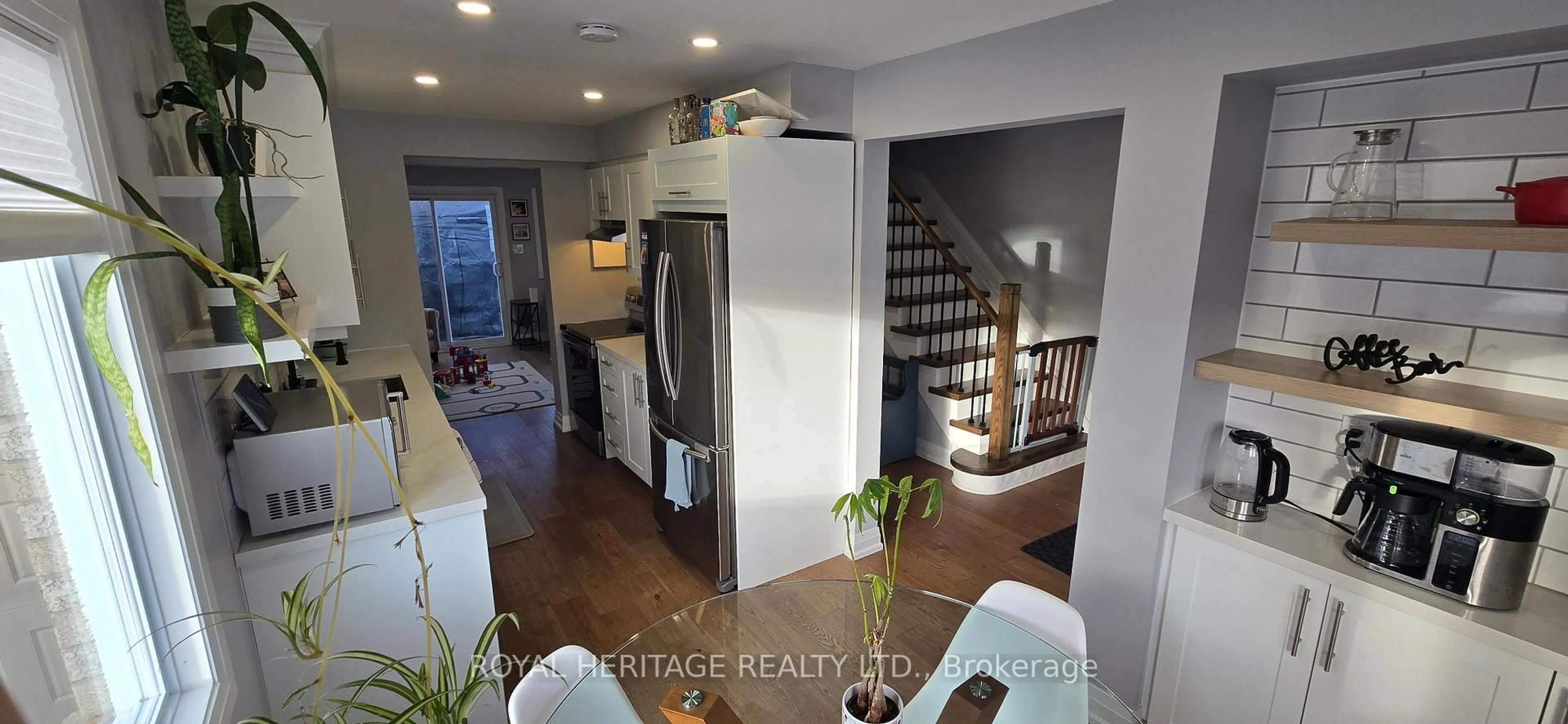 Open concept kitchen, unknown for 20 Nina Crt, Cavan Monaghan Ontario L0A 1G0