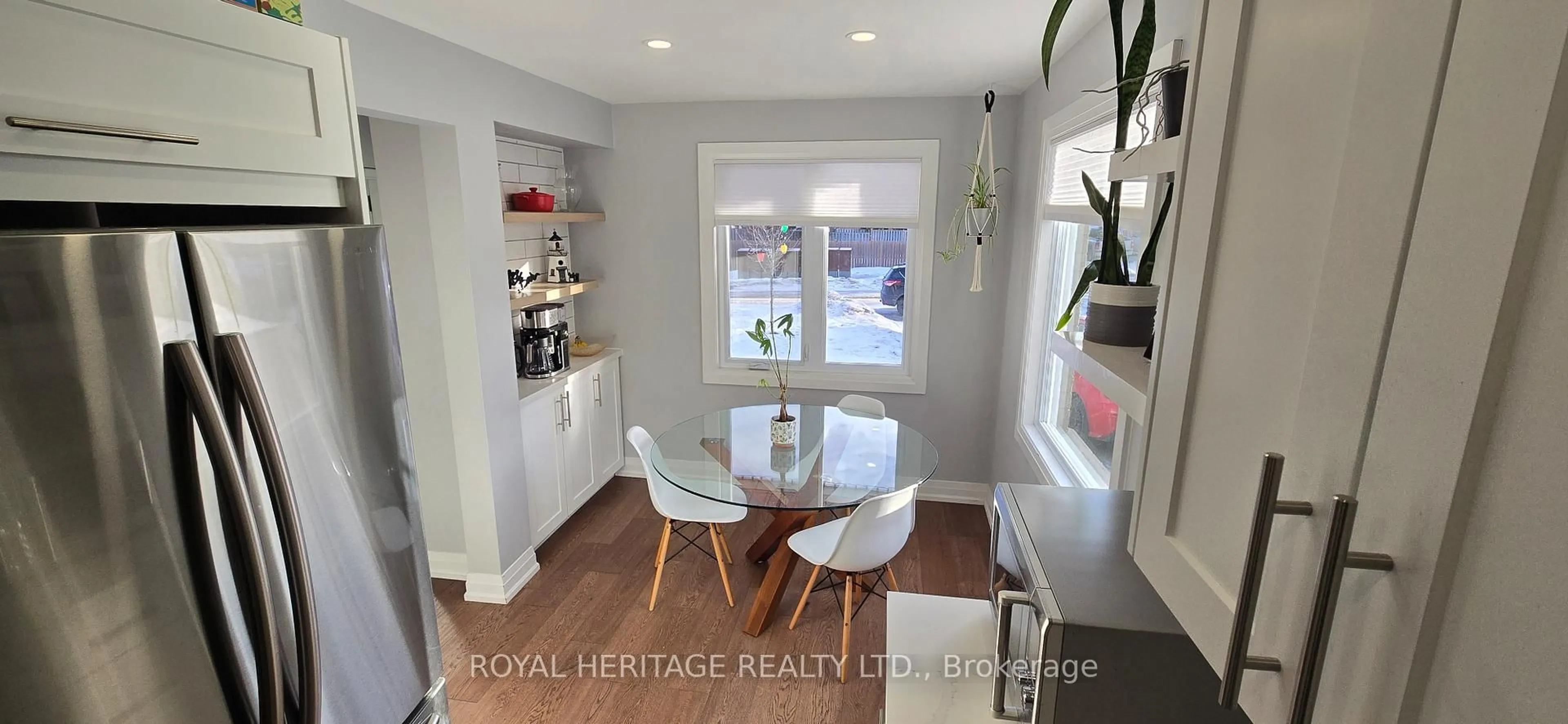 Dining room, wood/laminate floor for 20 Nina Crt, Cavan Monaghan Ontario L0A 1G0