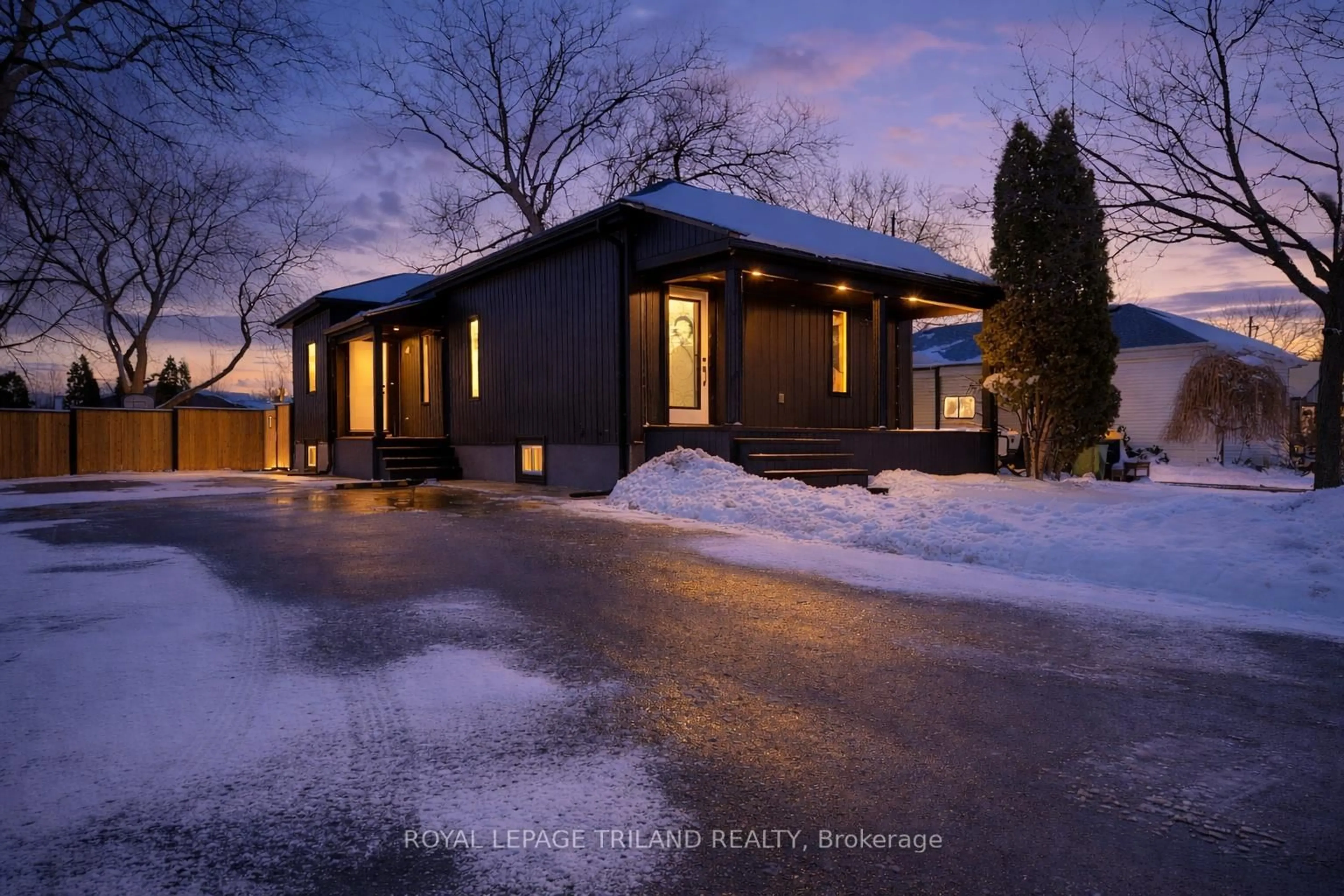 Unknown for 3 Mary St, St. Thomas Ontario N5R 2V7