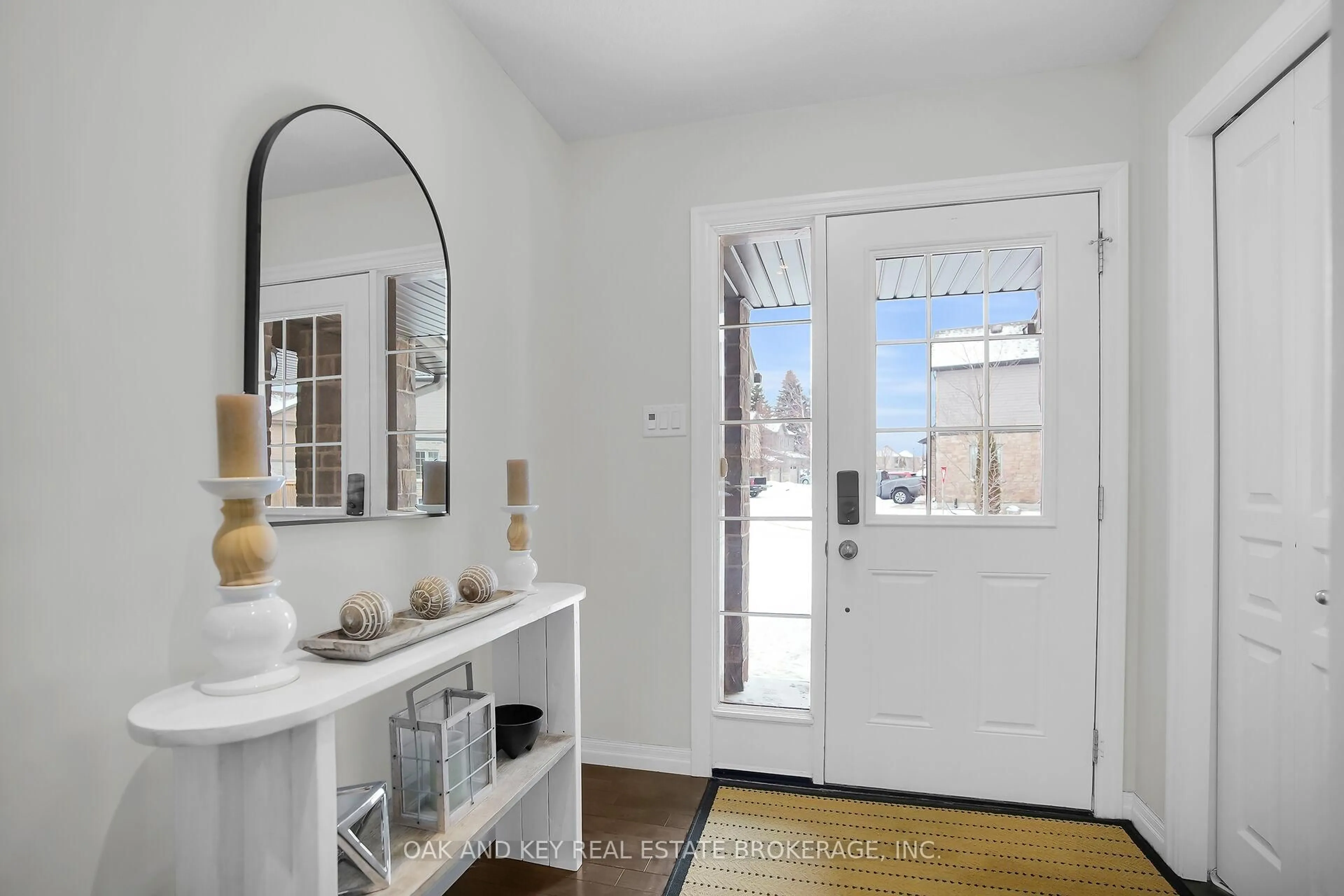 Indoor entryway for 55 Harrison St #8, Stratford Ontario N5A 0C9