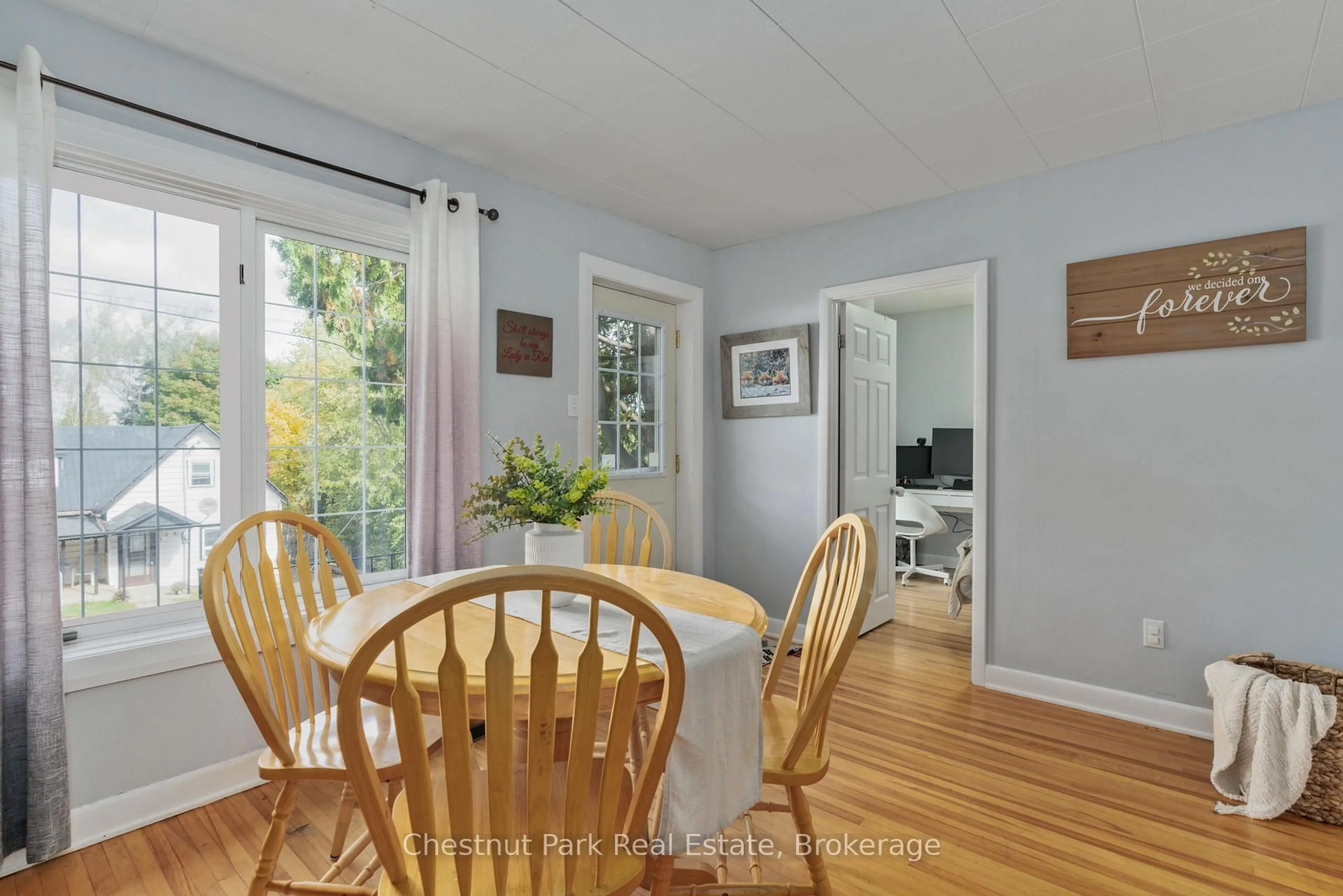 Dining room, wood/laminate floor for 3 CORA St, Huntsville Ontario P1H 1T5