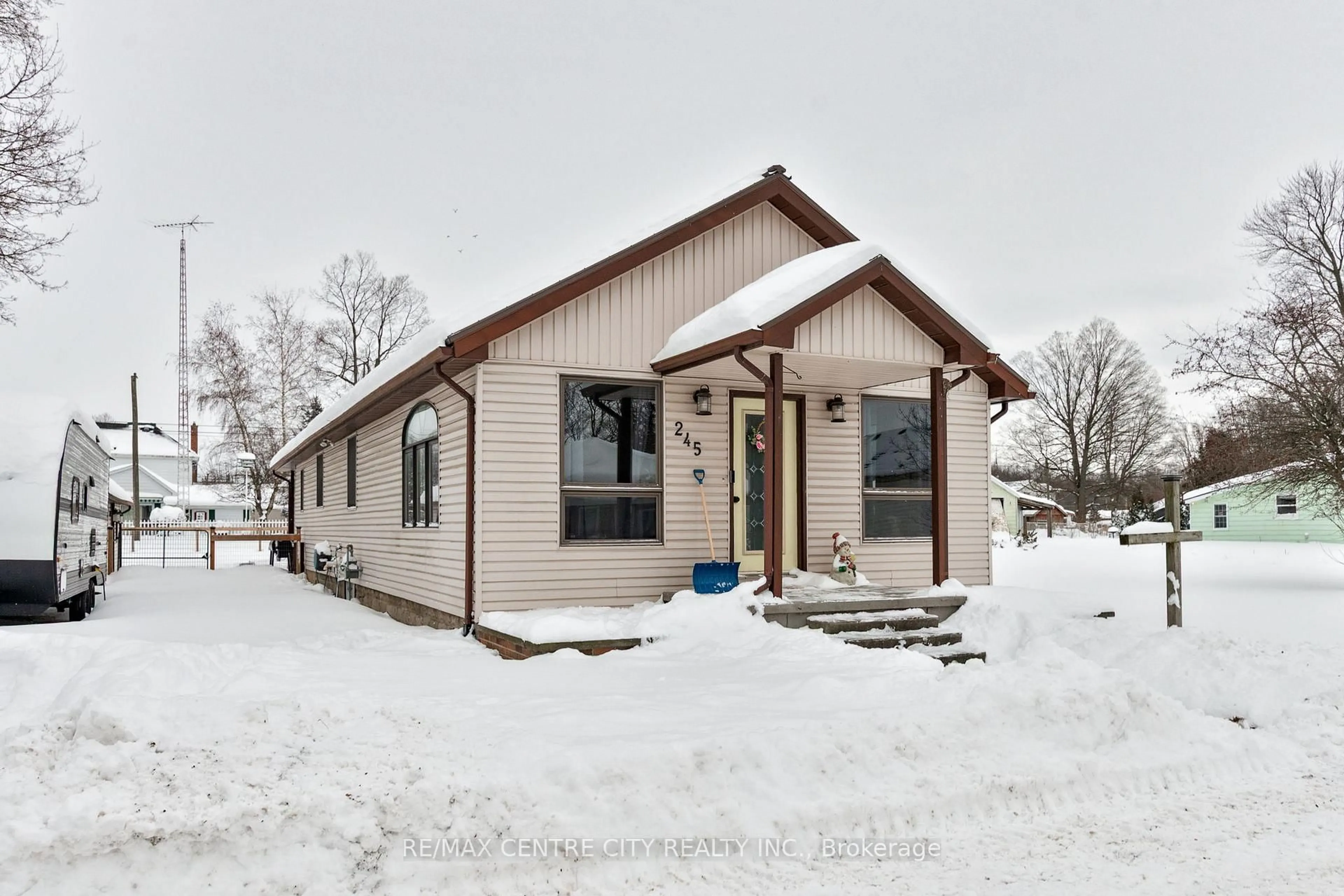 Unknown for 245 Elm St, Chatham-Kent Ontario N0P 1C0