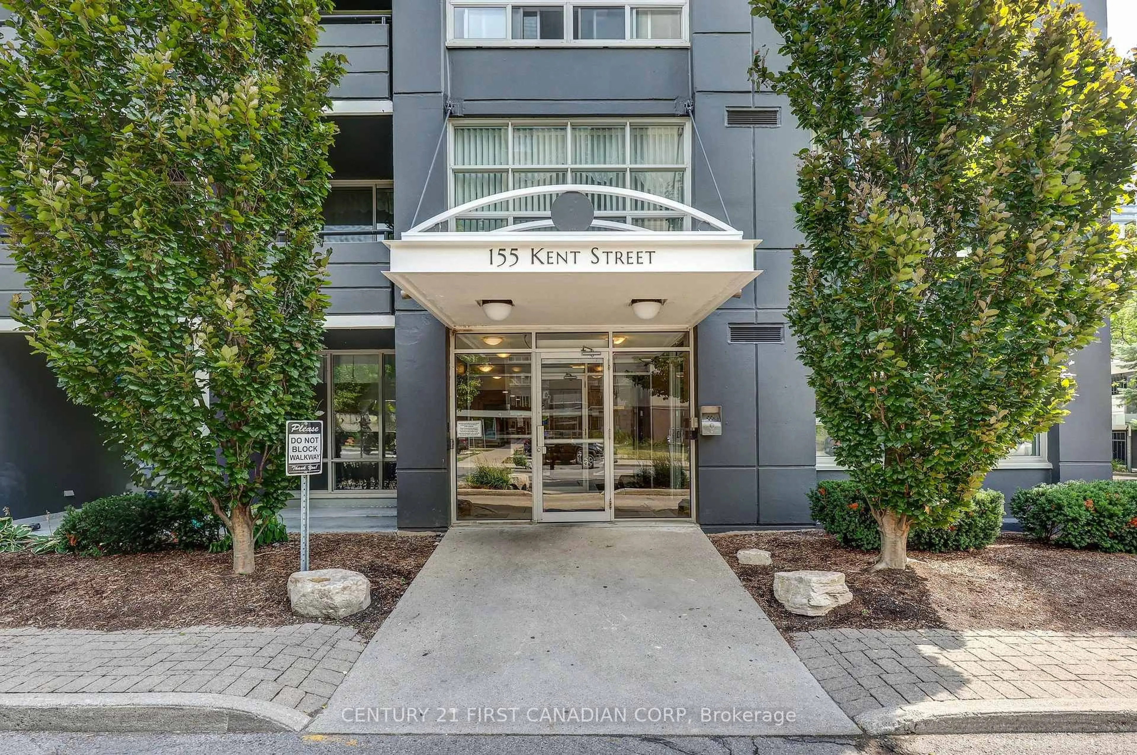 Indoor foyer for 155 Kent St #506, London East Ontario N6A 5N7