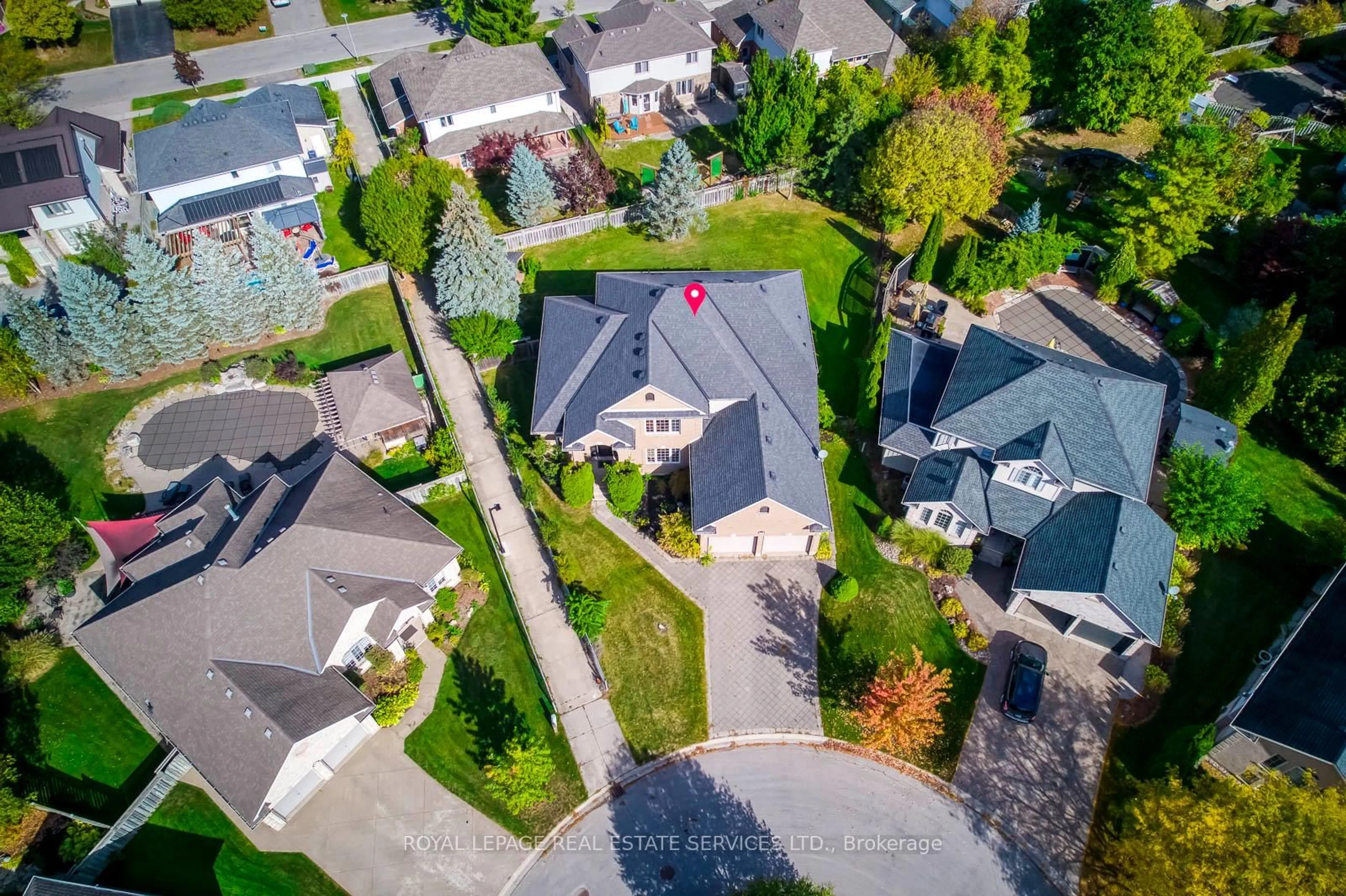 A pic from outside/outdoor area/front of a property/back of a property/a pic from drone, street for 38 Moraine Walk, London North Ontario N6G 4Y8