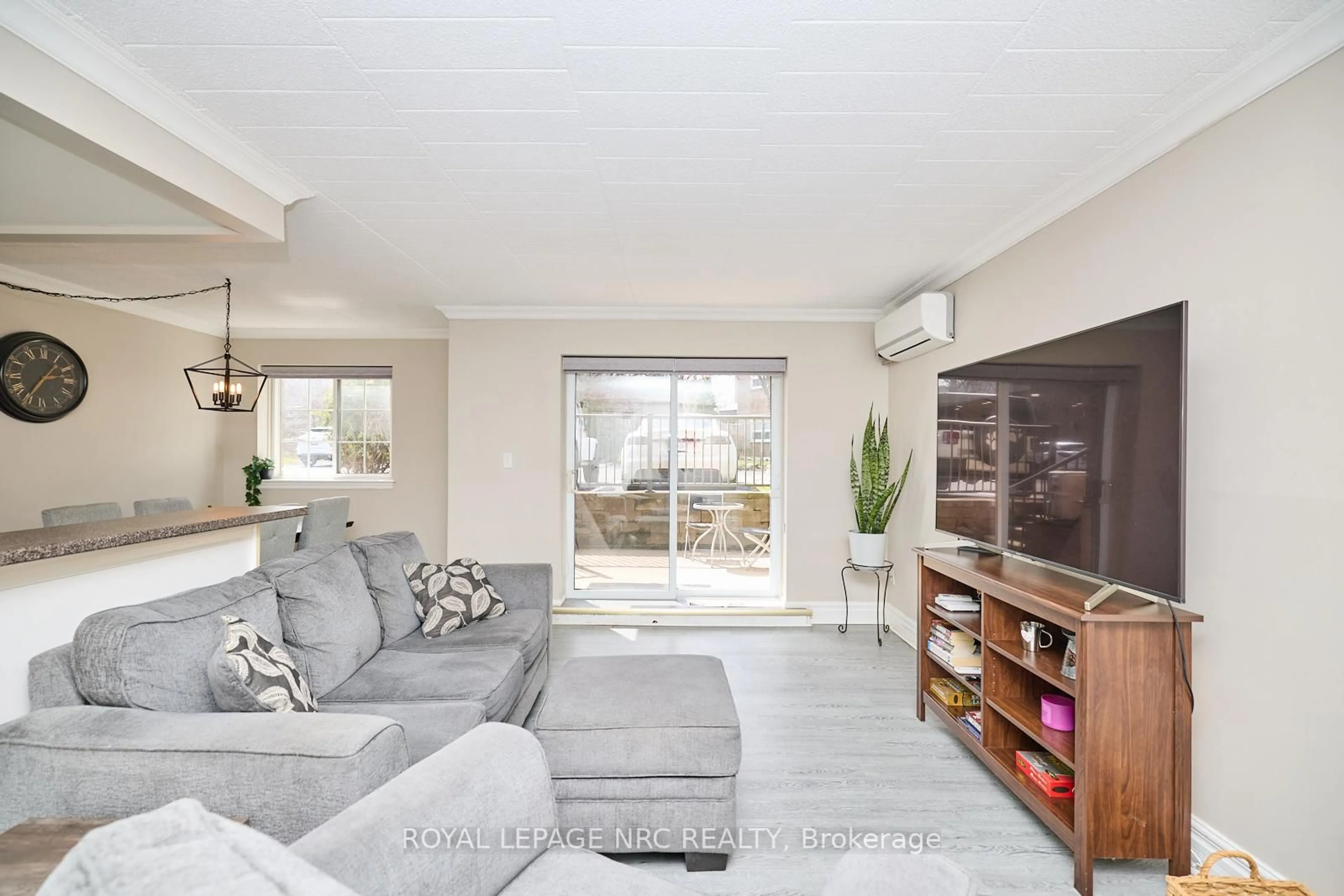 Living room with furniture, unknown for 20 John St #109, Grimsby Ontario L3M 1X5