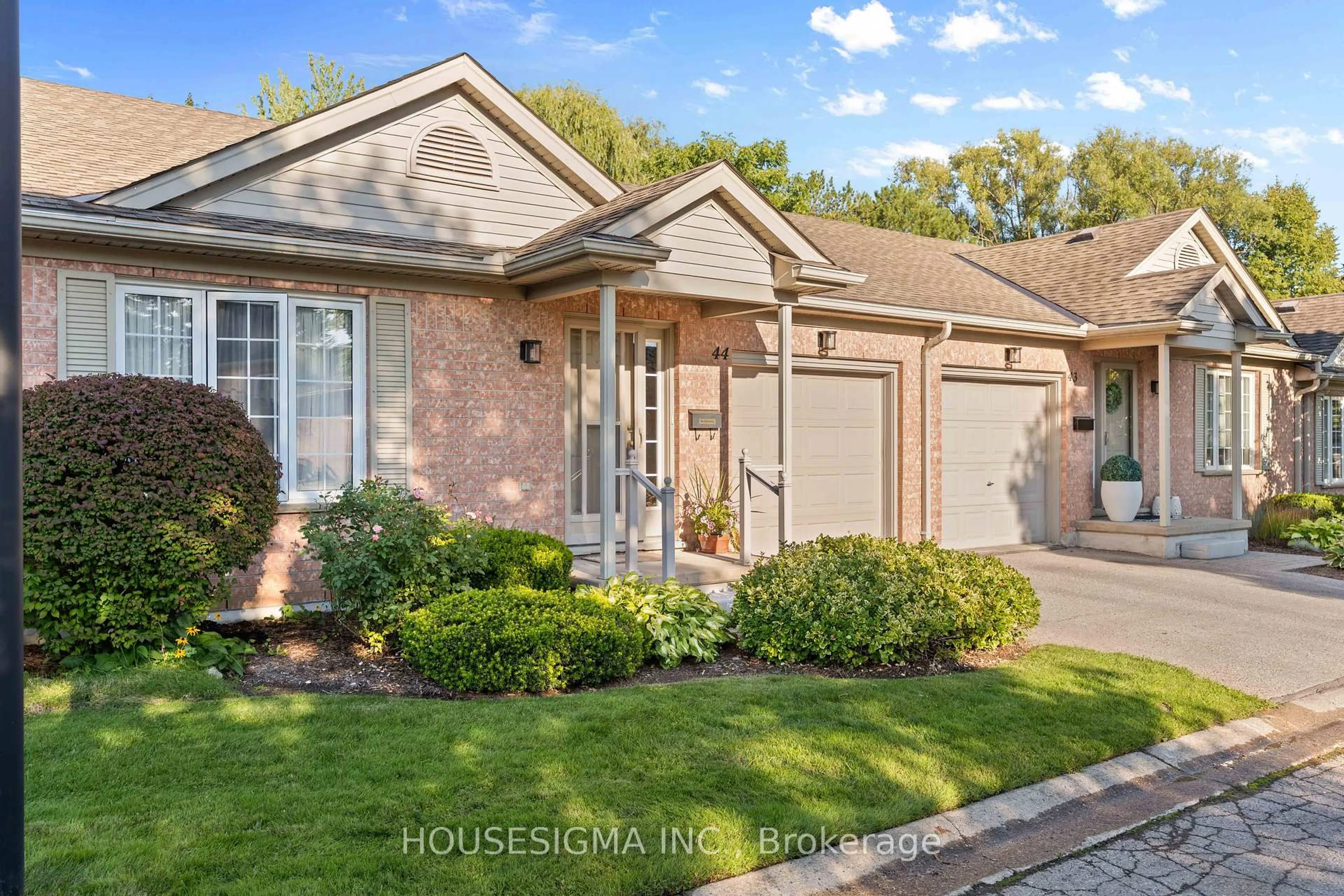 Home with brick exterior material, street for 601 Grenfell Dr #44, London North Ontario N5X 4E5