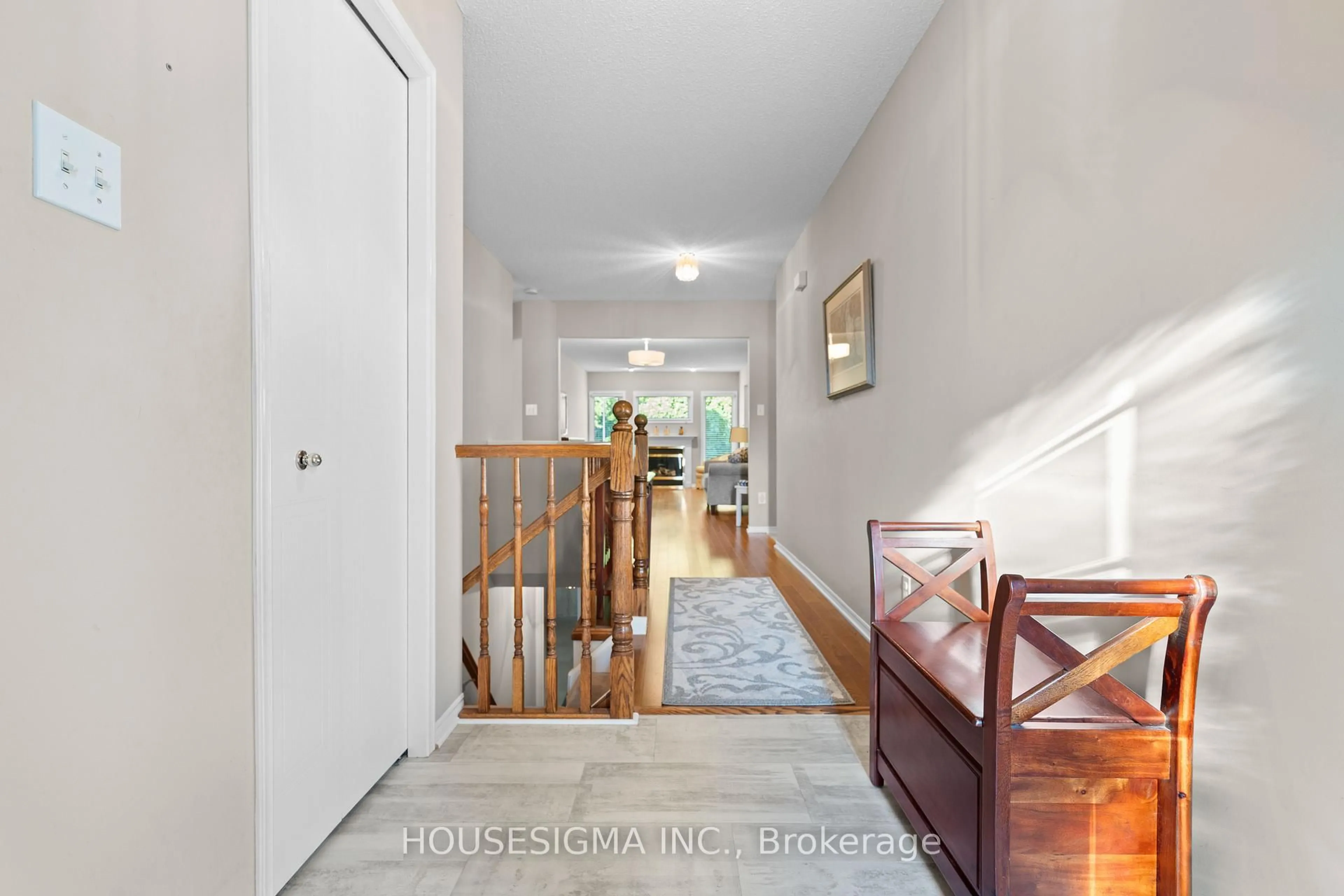 Indoor entryway for 601 Grenfell Dr #44, London North Ontario N5X 4E5