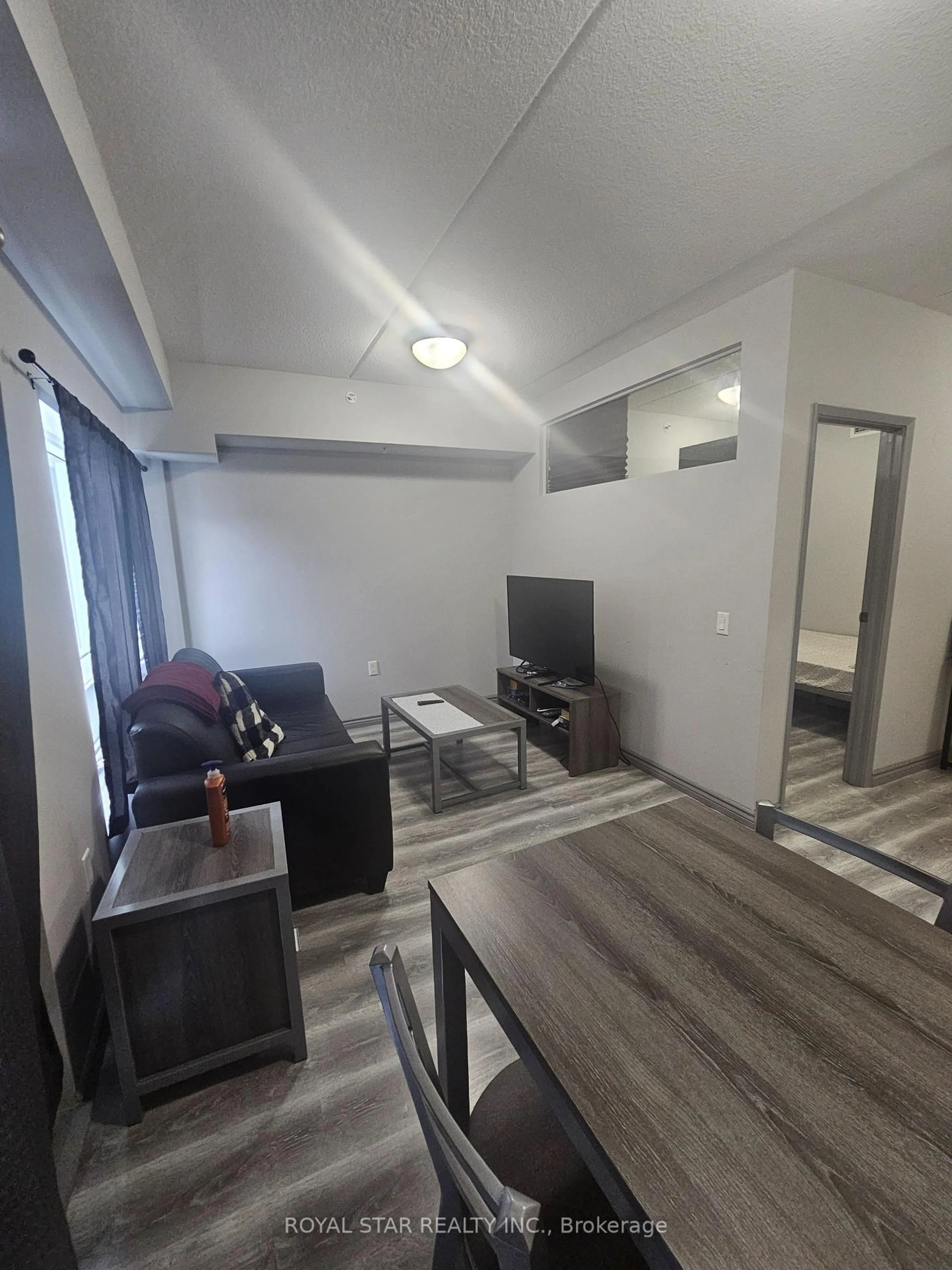 A pic of a room for 275 Larch St #F411, Waterloo Ontario N2L 3R2