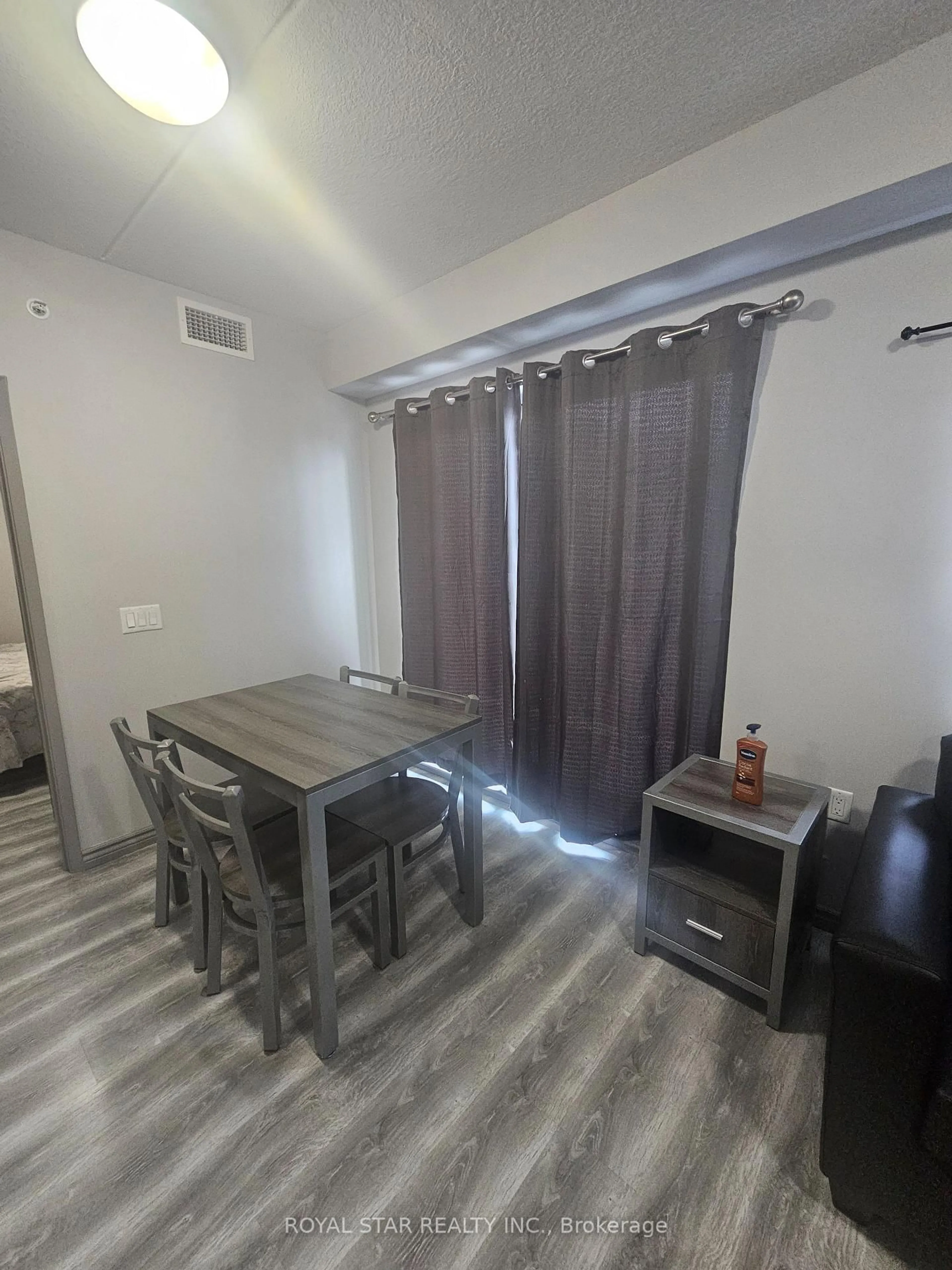 A pic of a room for 275 Larch St #F411, Waterloo Ontario N2L 3R2