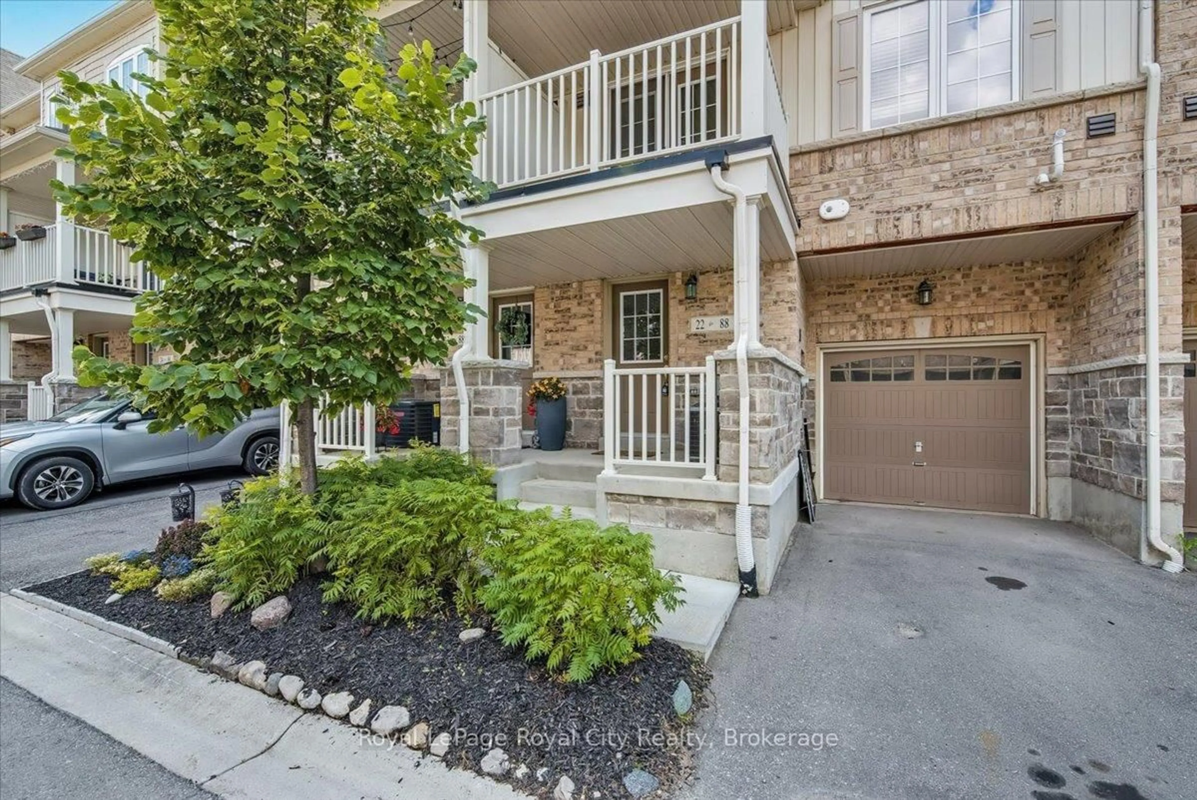 Patio, street for 88 Decorso Dr #22, Guelph Ontario N1L 0A9