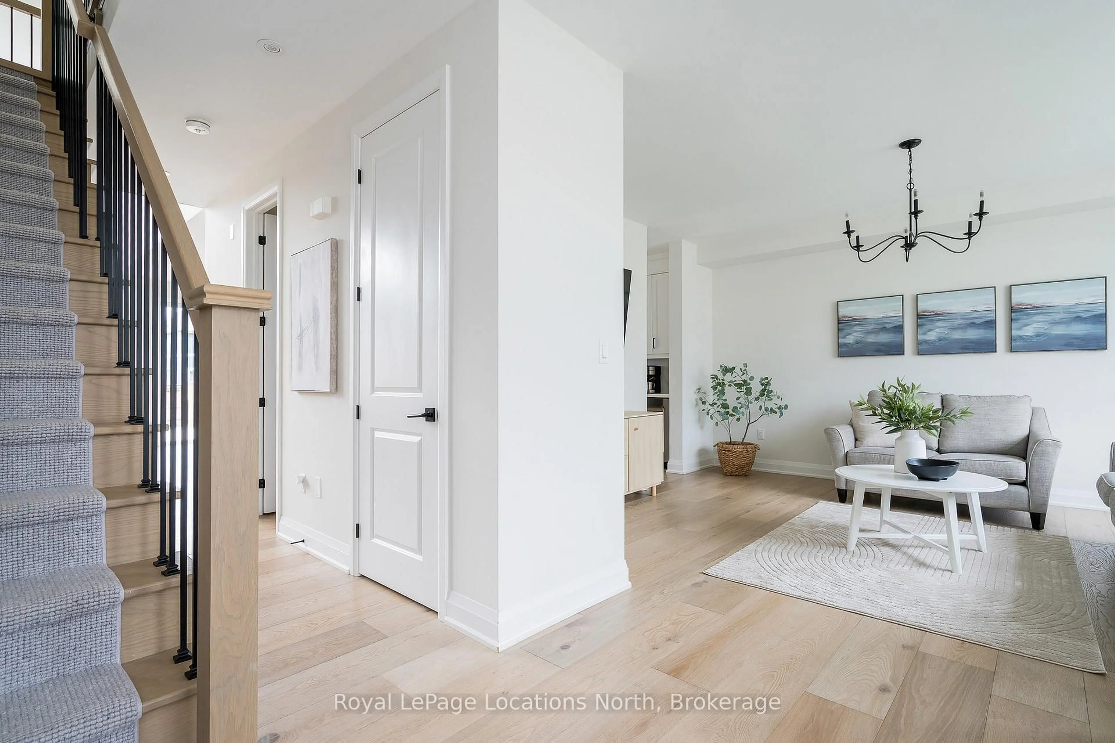 Indoor entryway for 104 Stillwater Cres, Blue Mountains Ontario L9Y 4P5