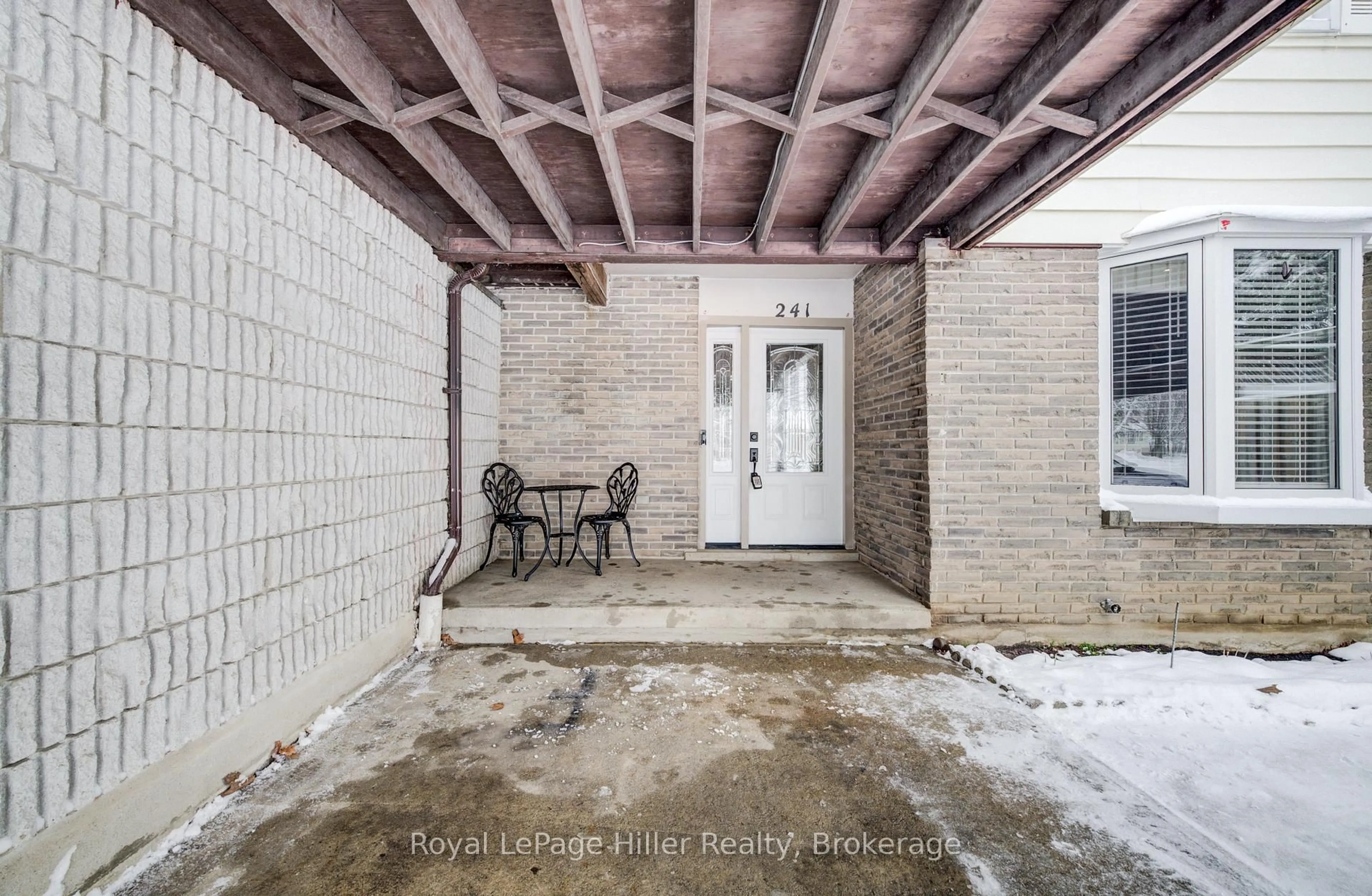 Unknown for 241 Willow St, Stratford Ontario N5A 3B6