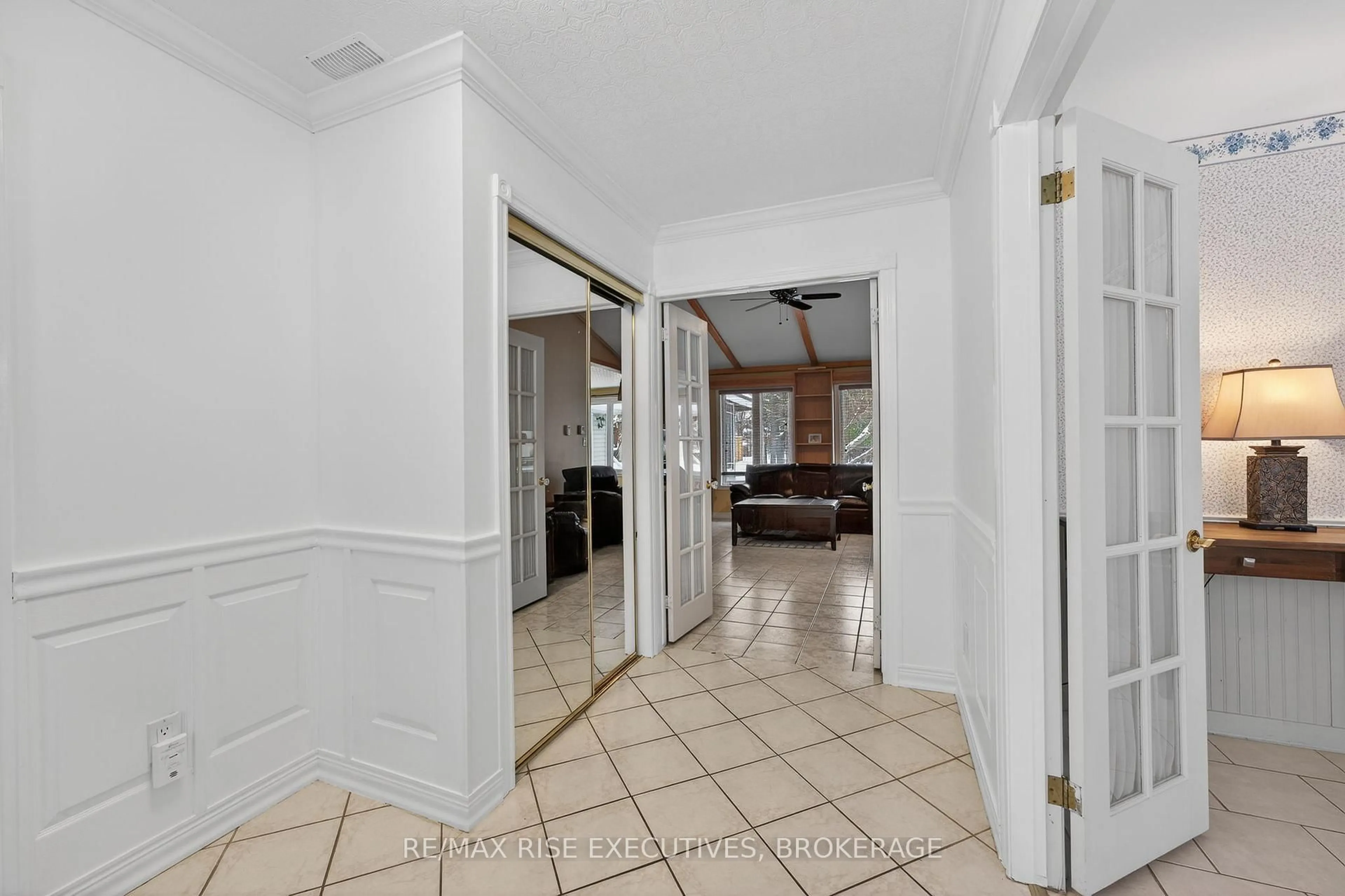 Indoor foyer for 8 New St, Rideau Lakes Ontario K0G 1P0