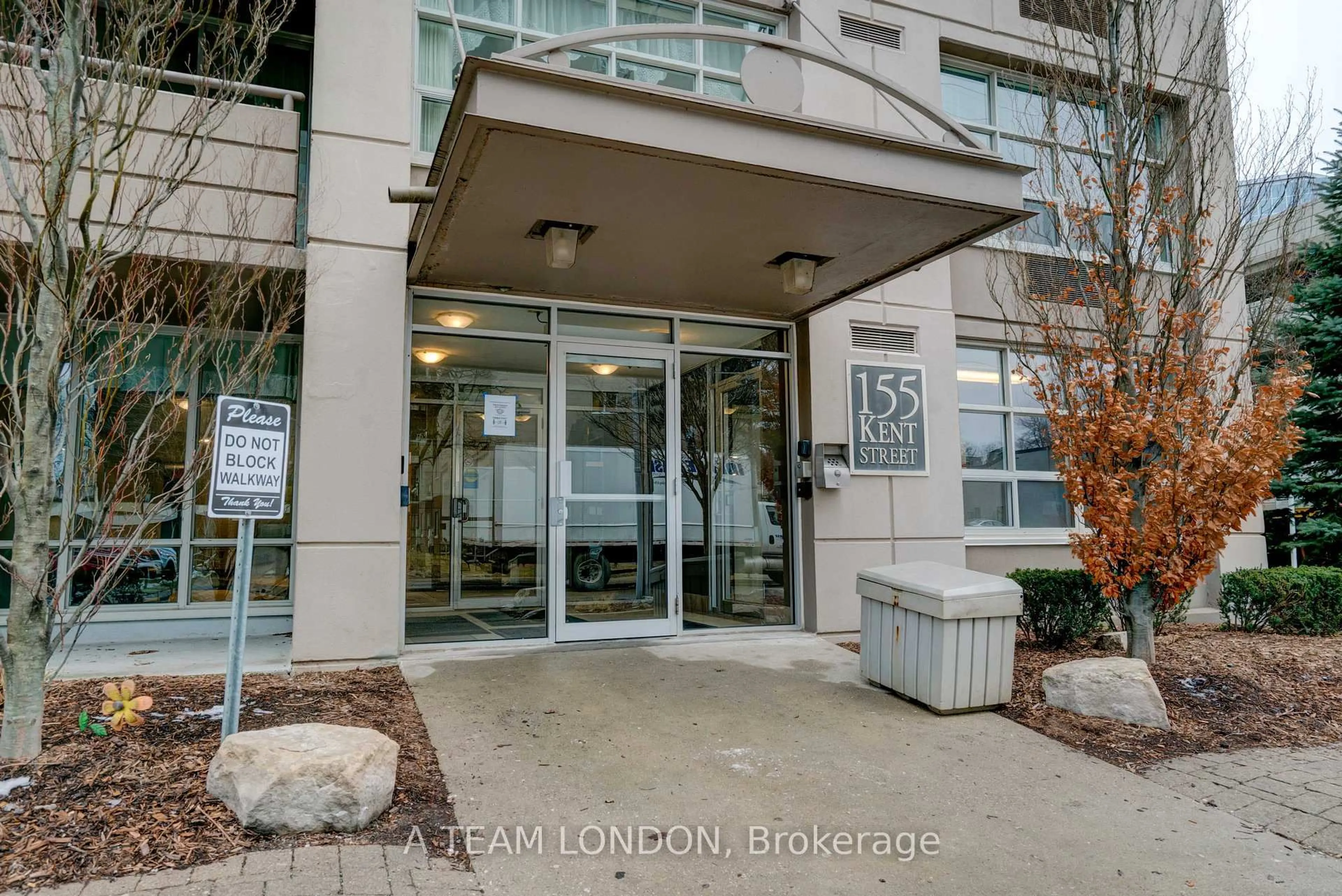 Indoor foyer for 155 Kent St #503, London East Ontario N6A 5N7