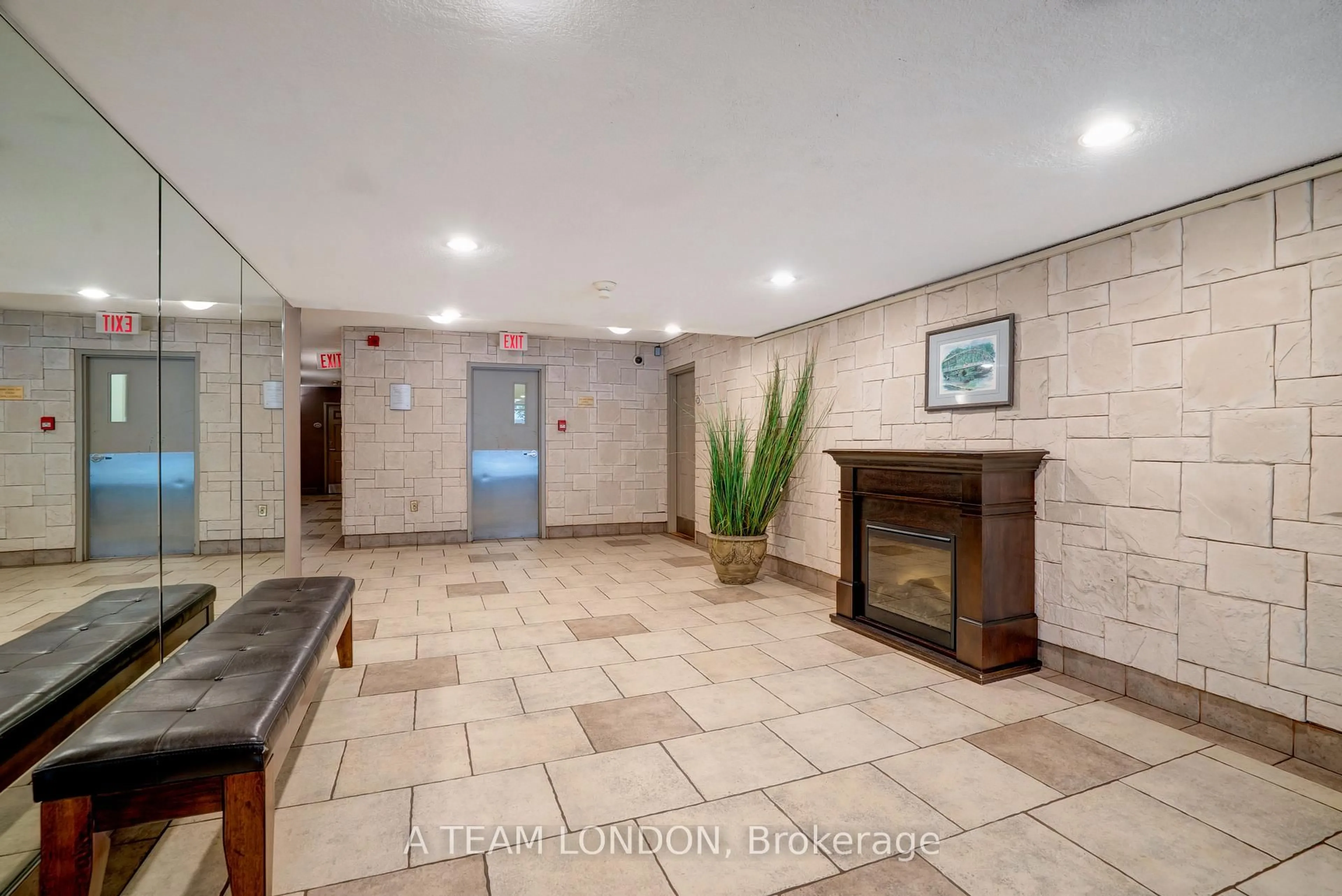 Indoor foyer for 155 Kent St #503, London East Ontario N6A 5N7