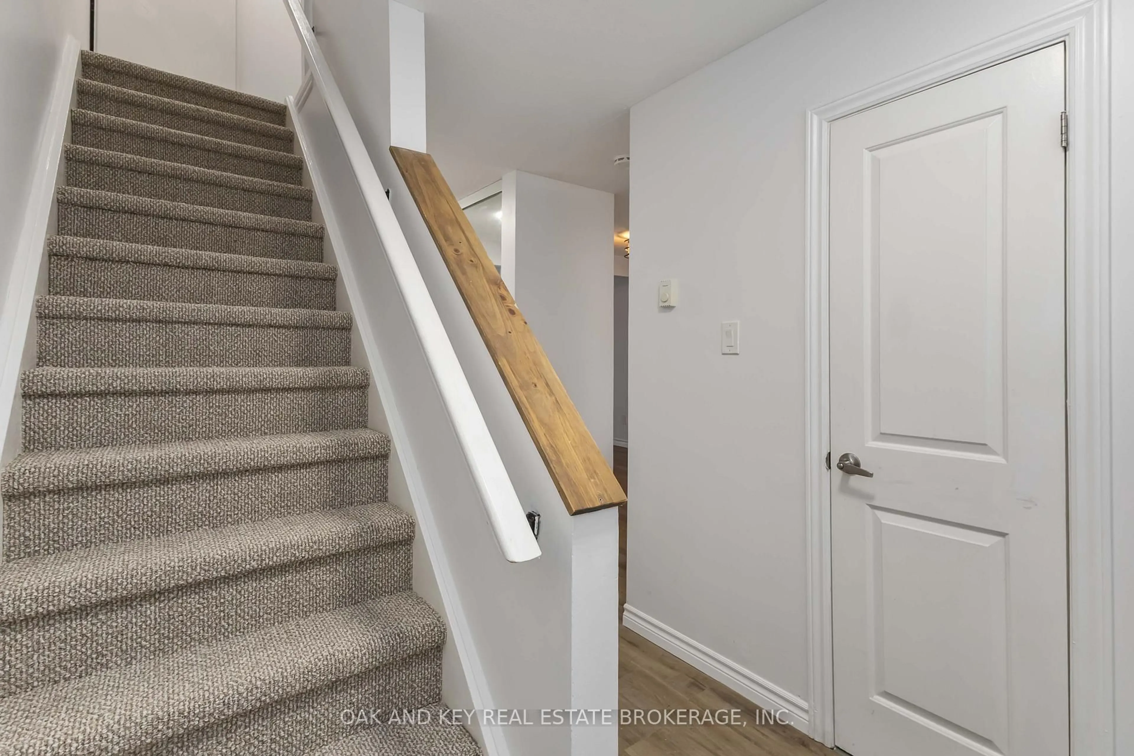 Unknown for 166 Southdale Rd #10, London South Ontario N6J 2J1