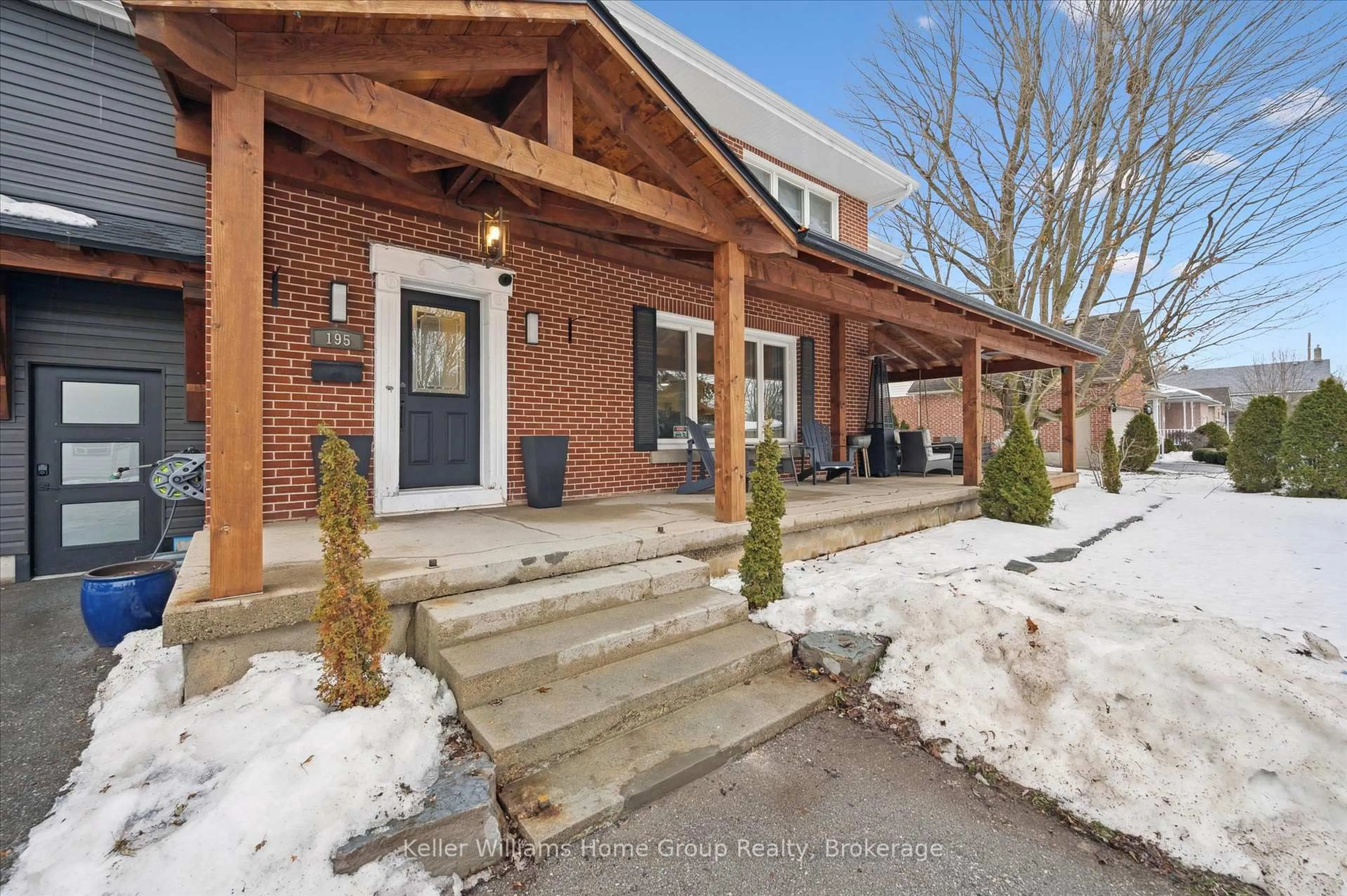 Unknown for 195 Forfar St, Centre Wellington Ontario N1M 1B1