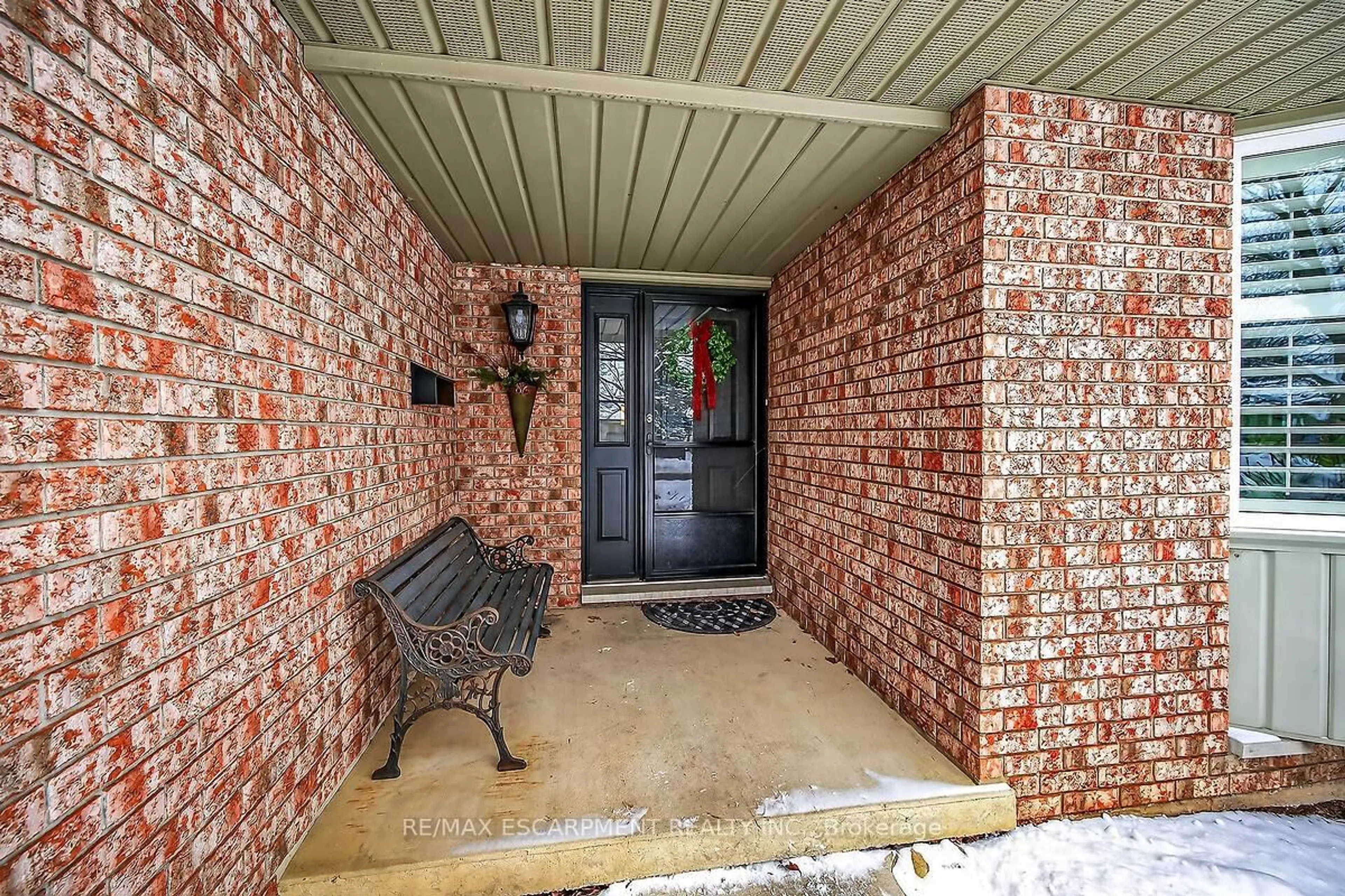 Home with brick exterior material, street for 8316 Twenty Rd, Hamilton Ontario L9B 2J6