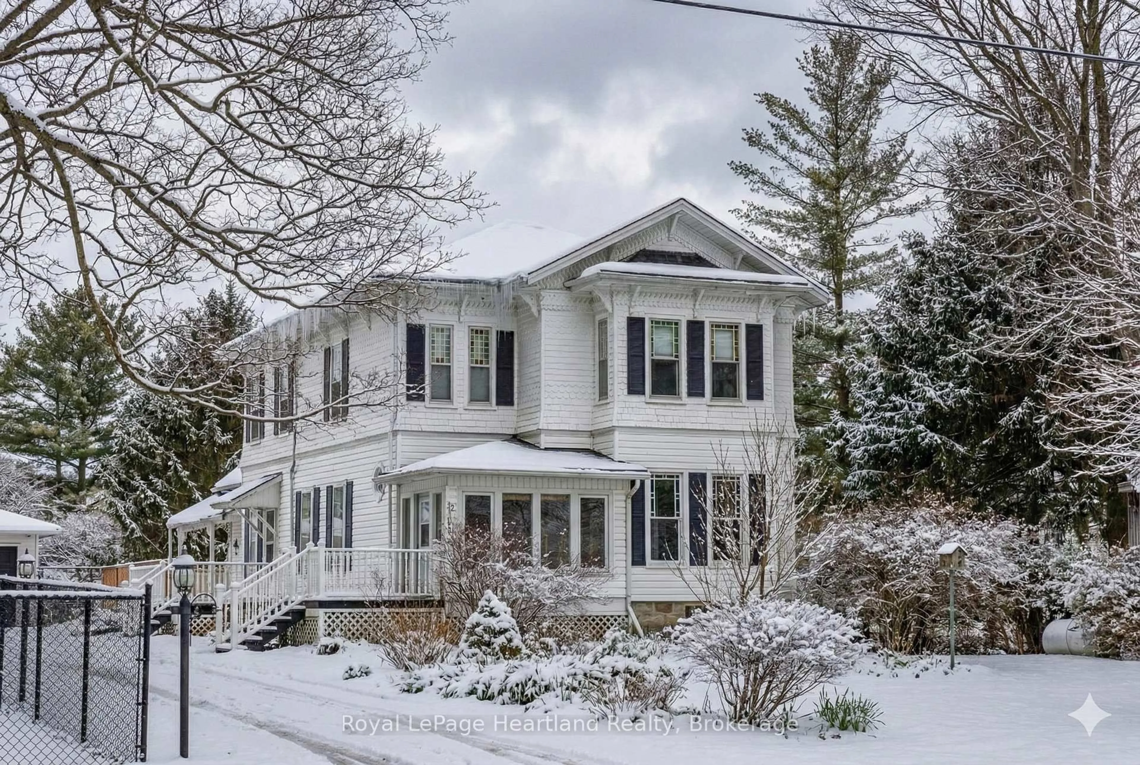 Home with vinyl exterior material, street for 1047 GIBSON St, Howick Ontario N0G 2X0