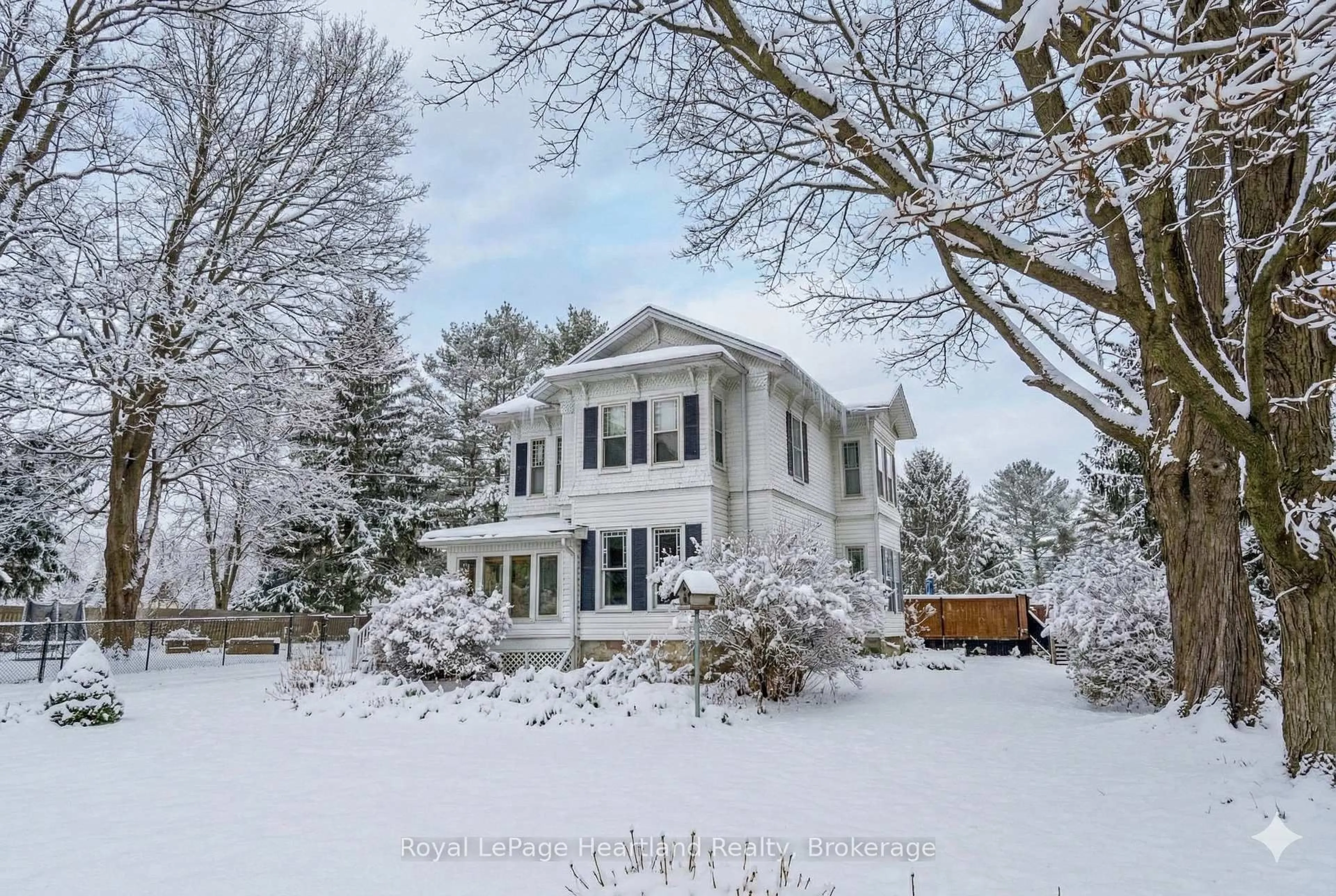 Unknown for 1047 GIBSON St, Howick Ontario N0G 2X0