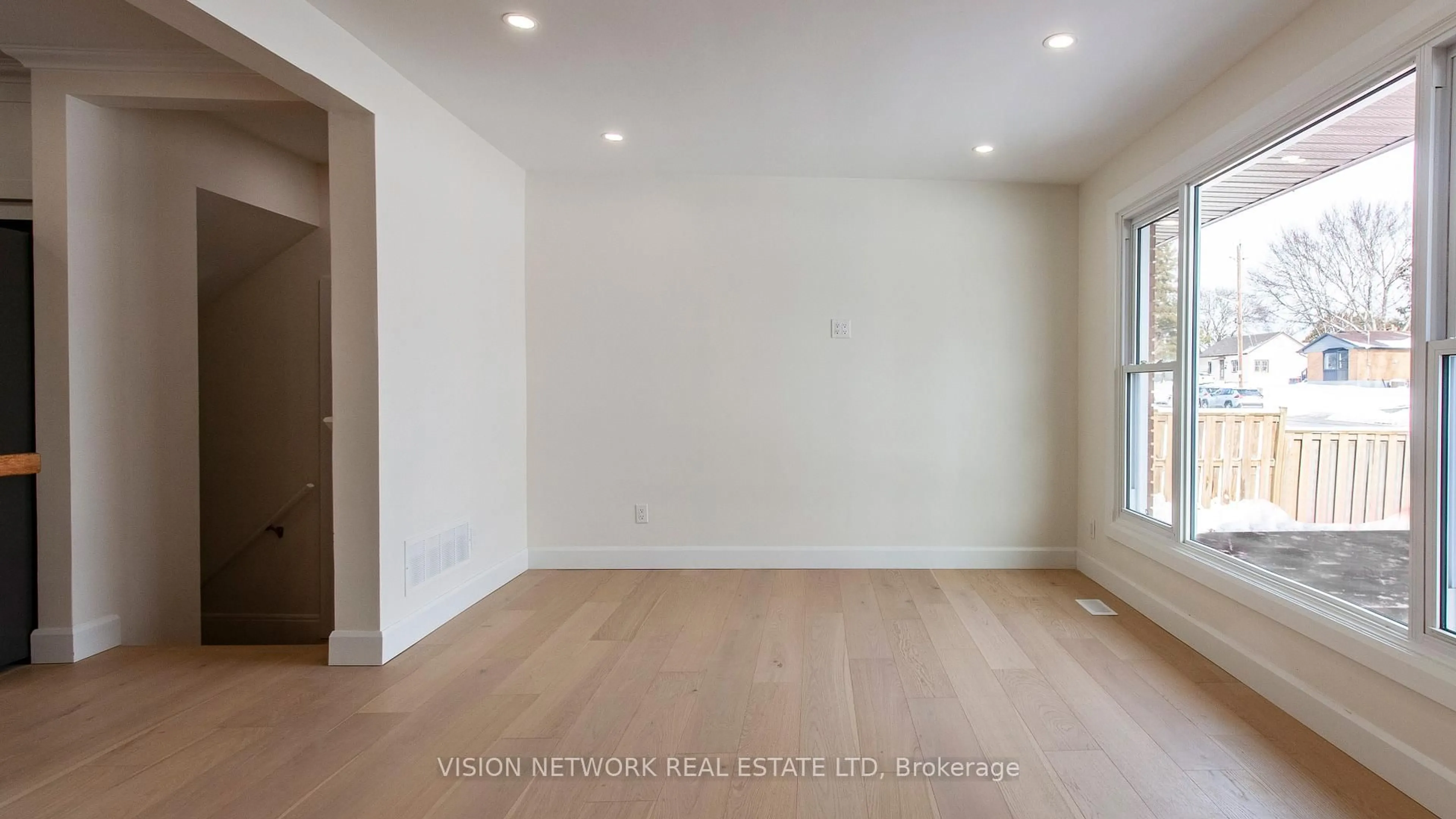 A pic of a room for 76 1/2 Fairview Ave, St. Thomas Ontario N5R 4X5