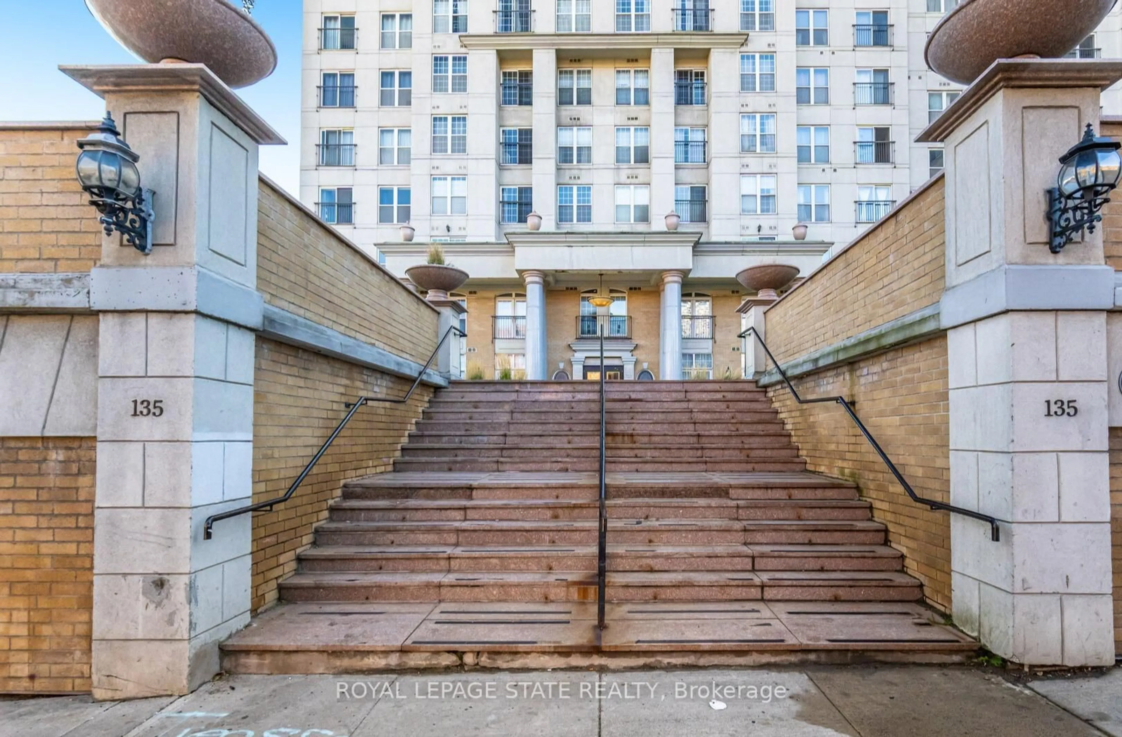 Stairs for 135 James St #1605, Hamilton Ontario L8P 2Z6