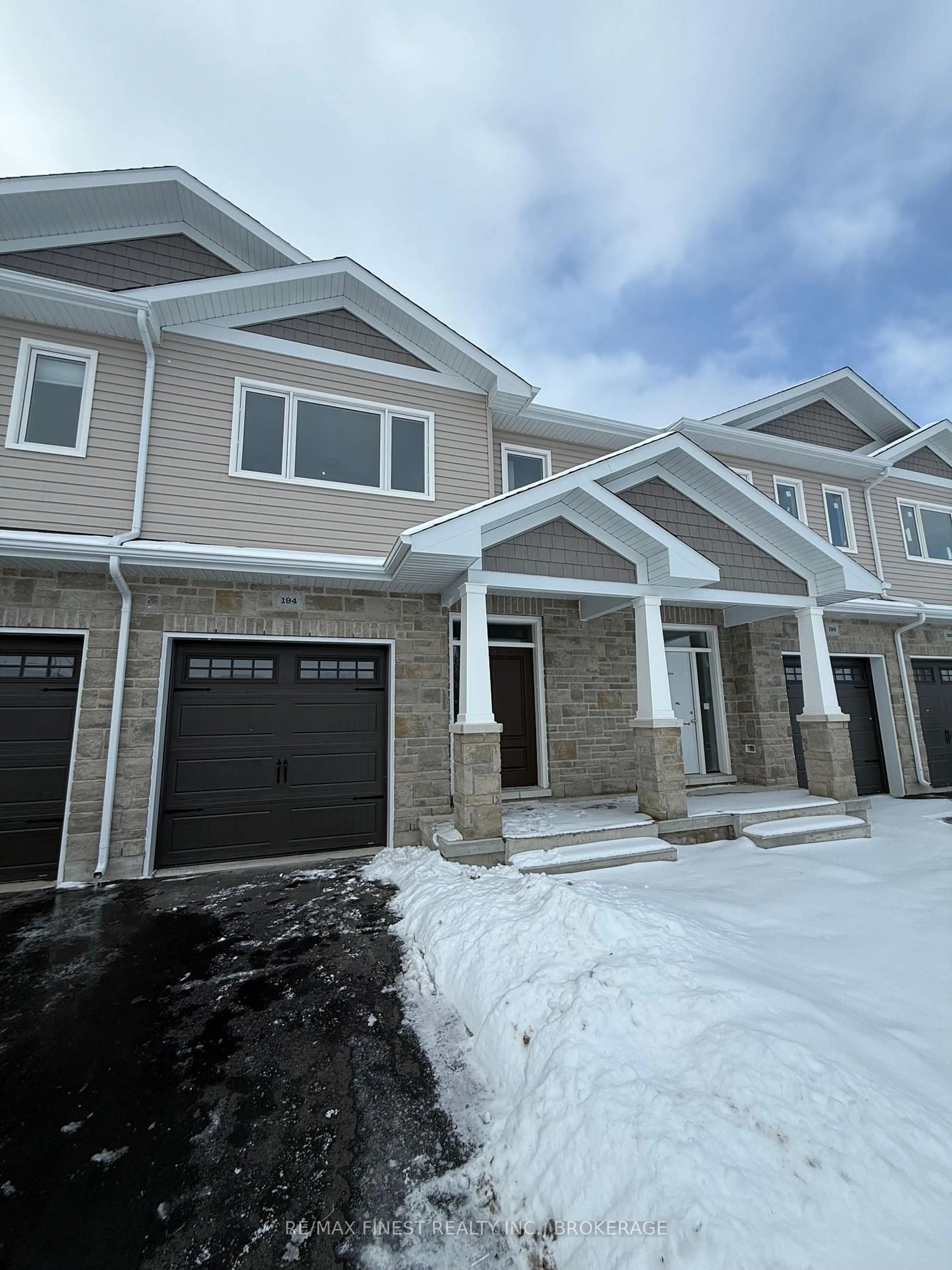 Unknown for 193 HERITAGE PARK Dr, Greater Napanee Ontario K7R 3X8