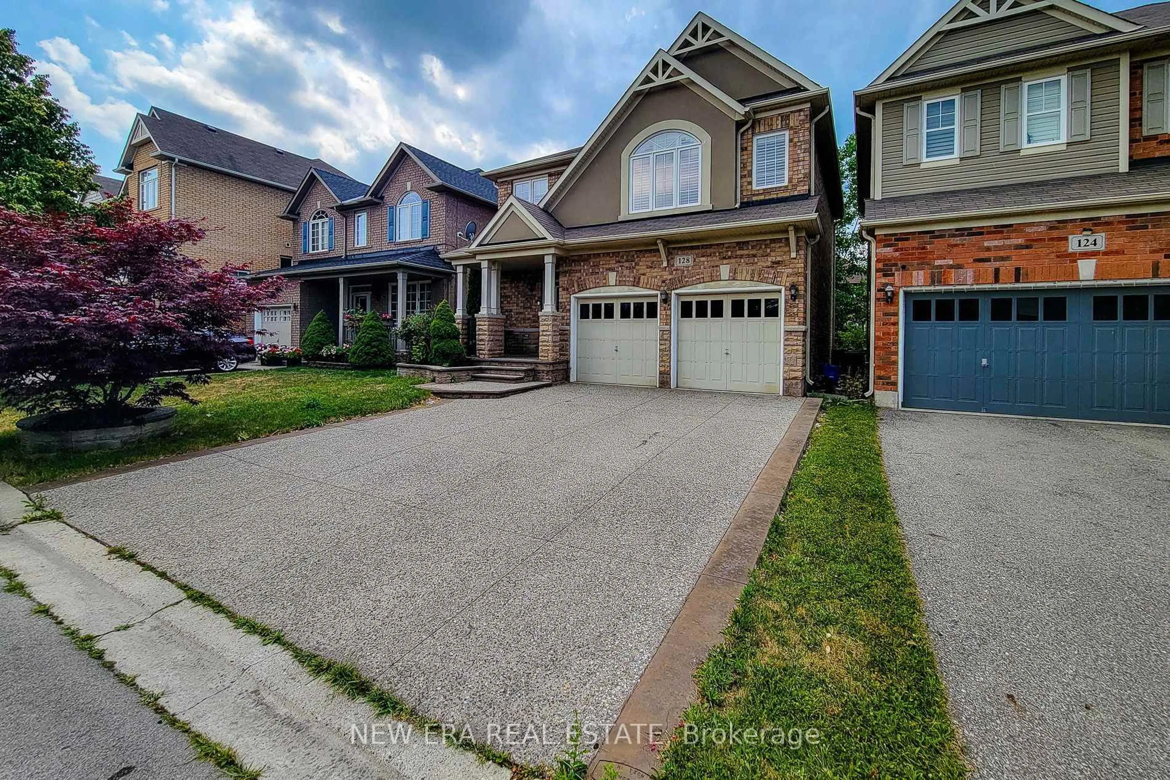 Home with brick exterior material, street for 128 Montreal Circ, Hamilton Ontario L8E 0C8