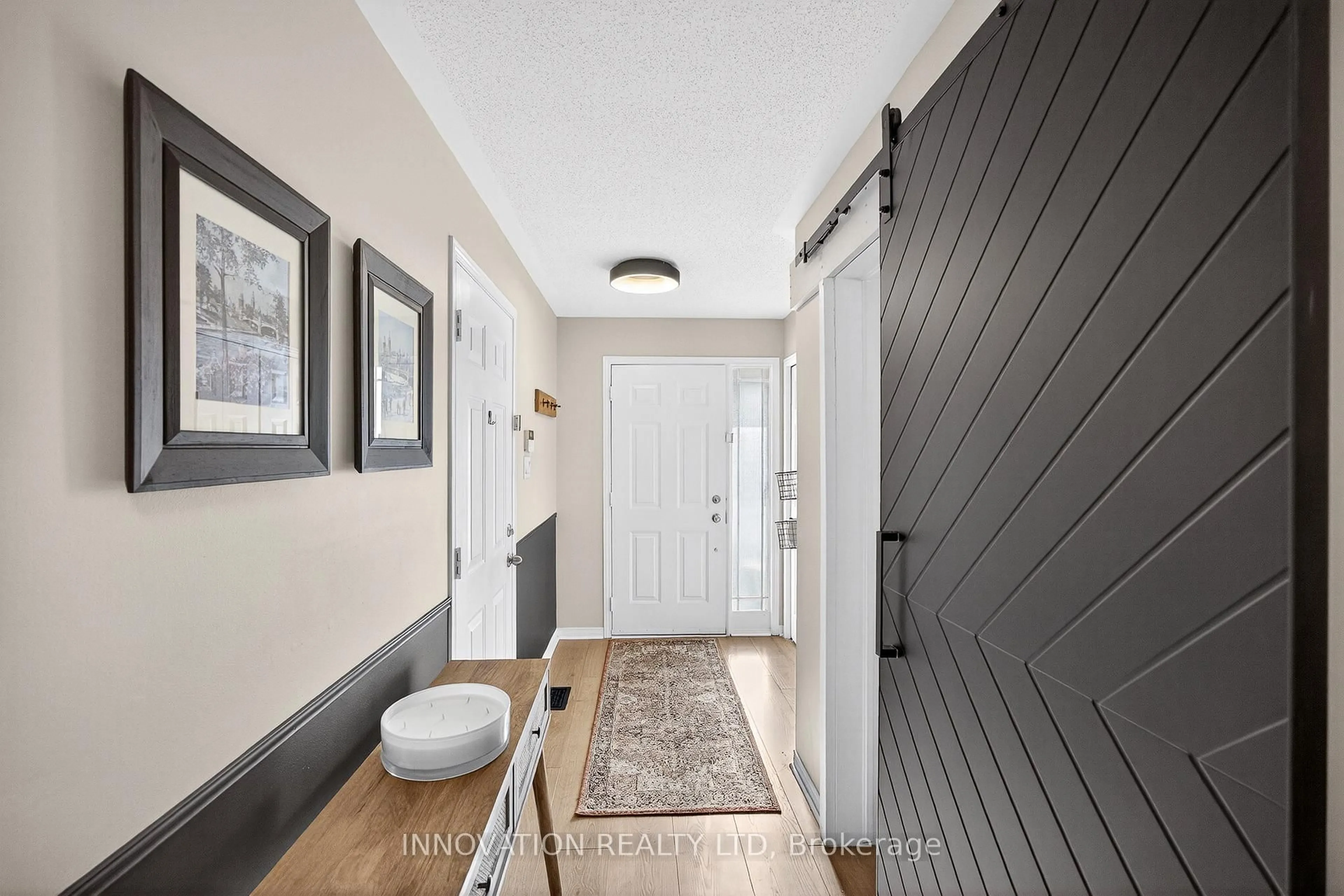 Indoor entryway for 23 Abaca Way, Stittsville Ontario K2S 2C4