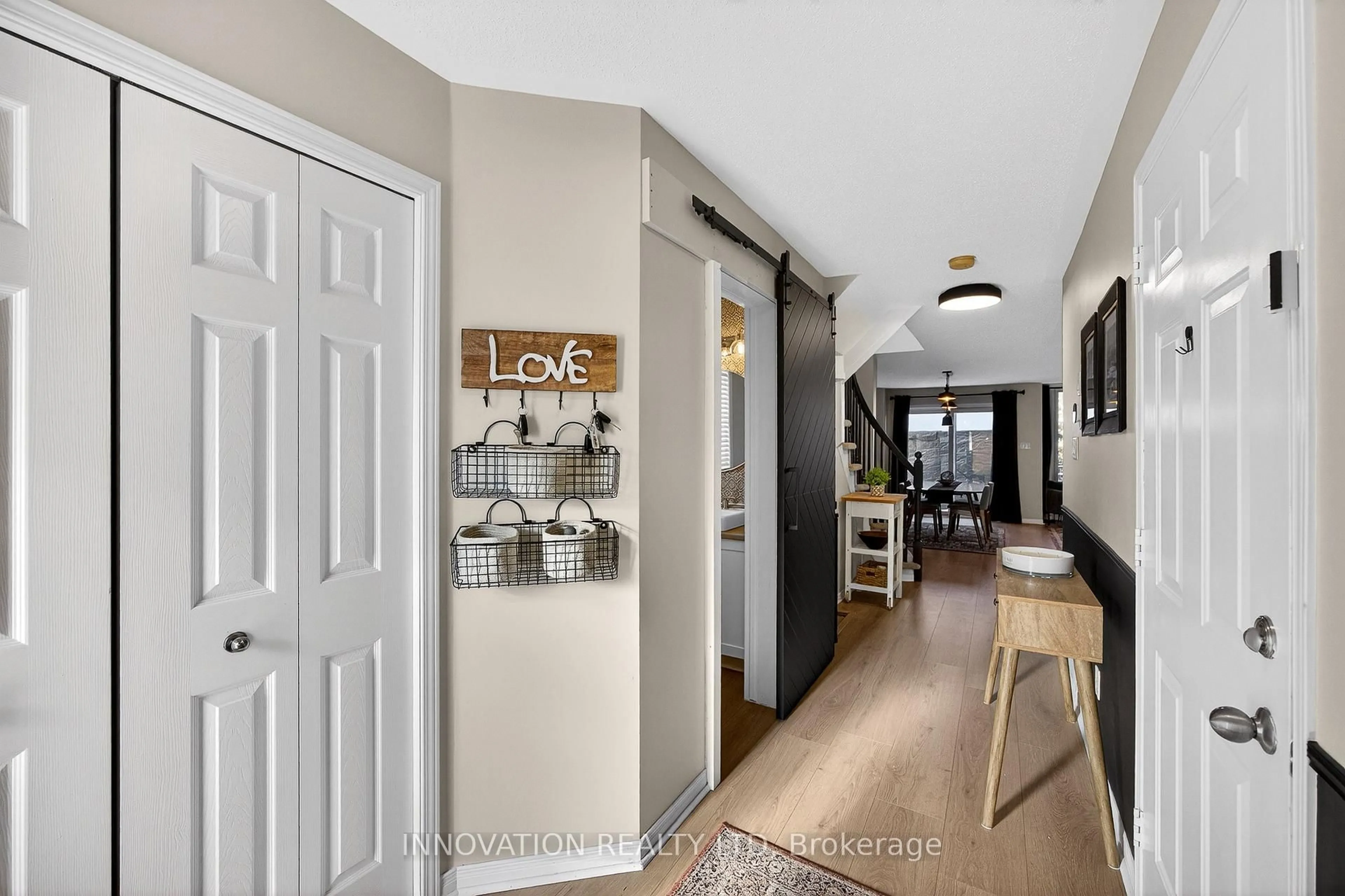 Indoor entryway for 23 Abaca Way, Stittsville Ontario K2S 2C4