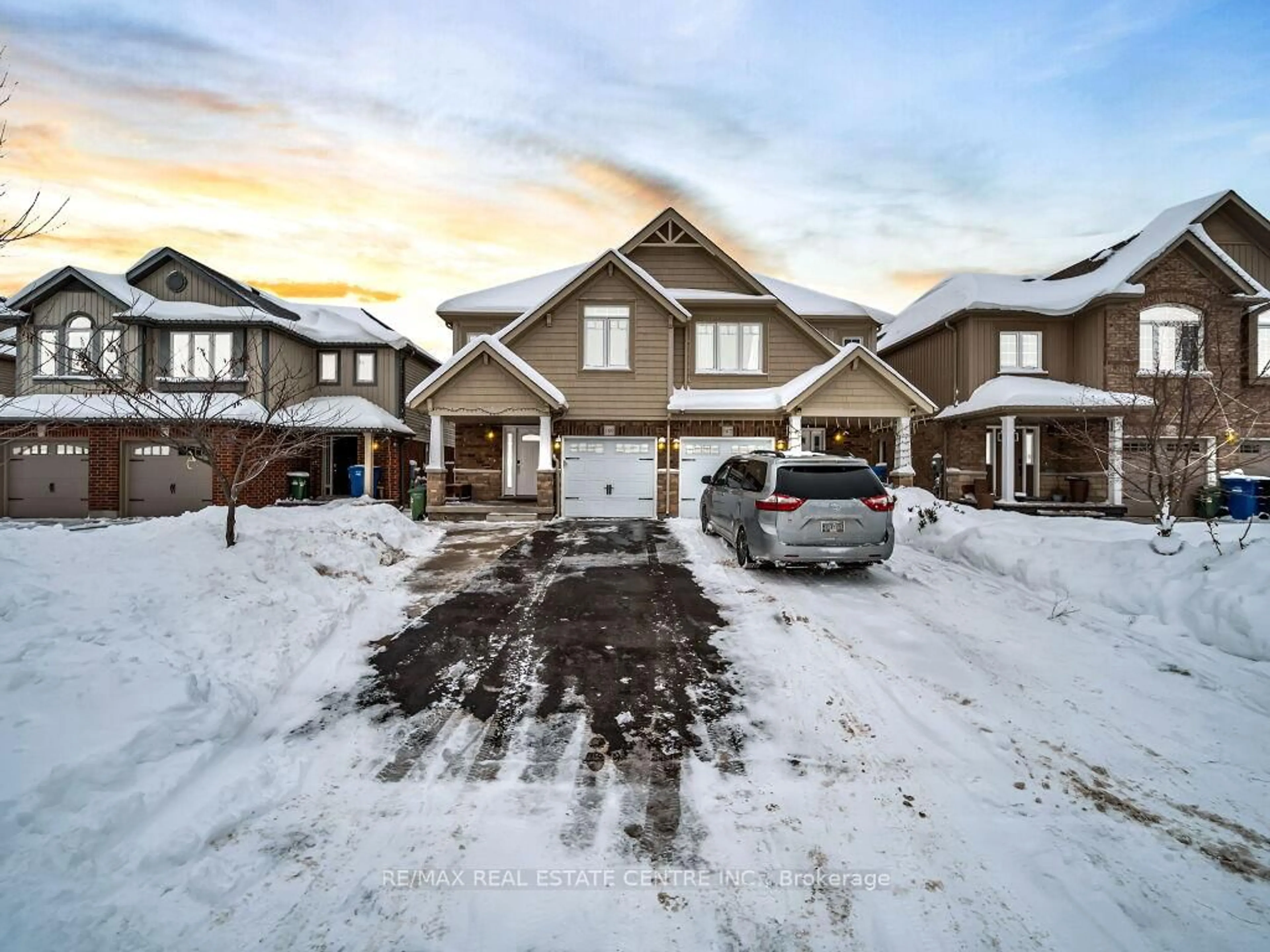 A pic from outside/outdoor area/front of a property/back of a property/a pic from drone, street for 169 Summit Ridge Dr, Guelph Ontario N1E 0M8