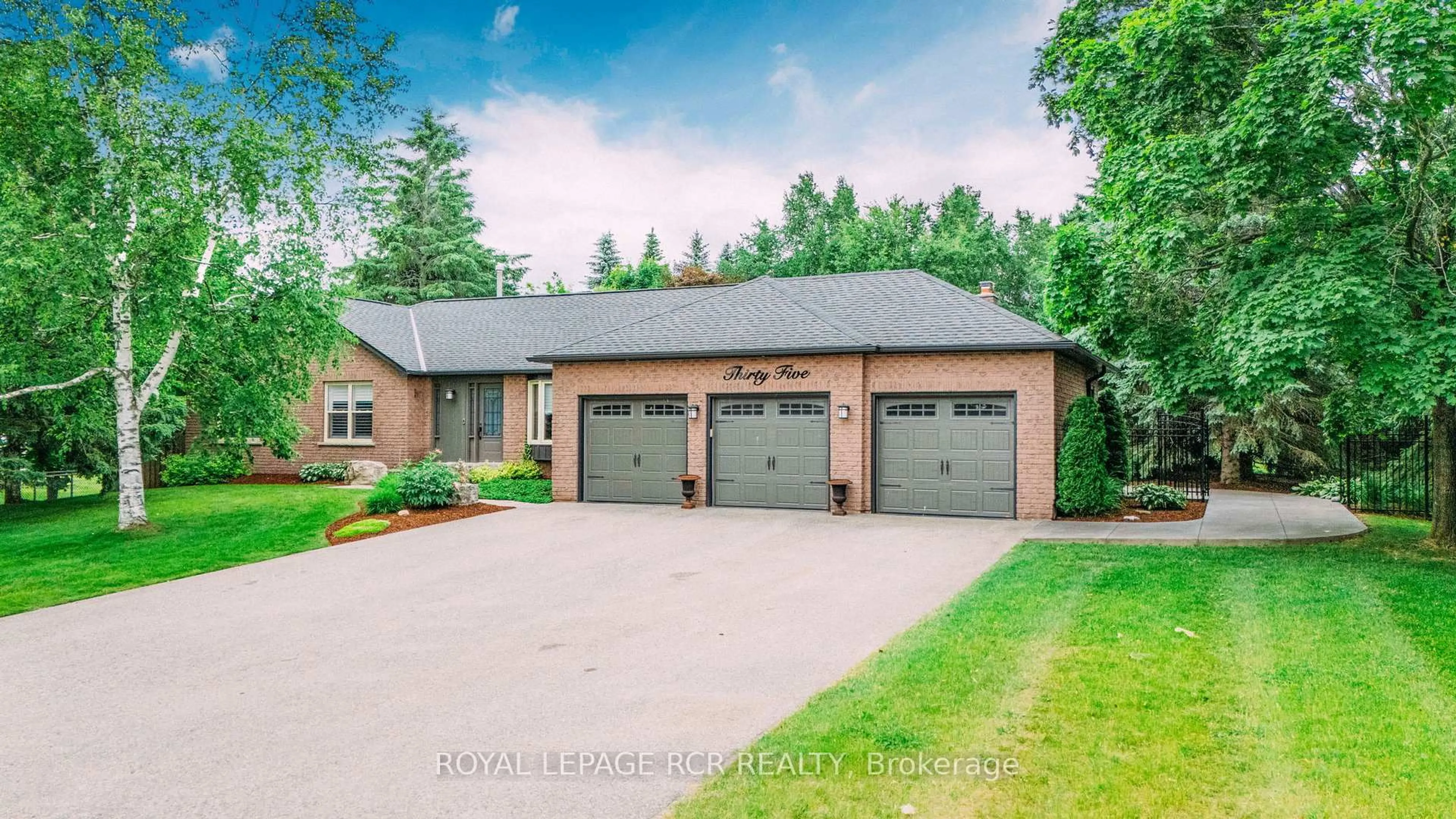 Home with brick exterior material, street for 35 Hawthorne Rd, Mono Ontario L9W 6G6
