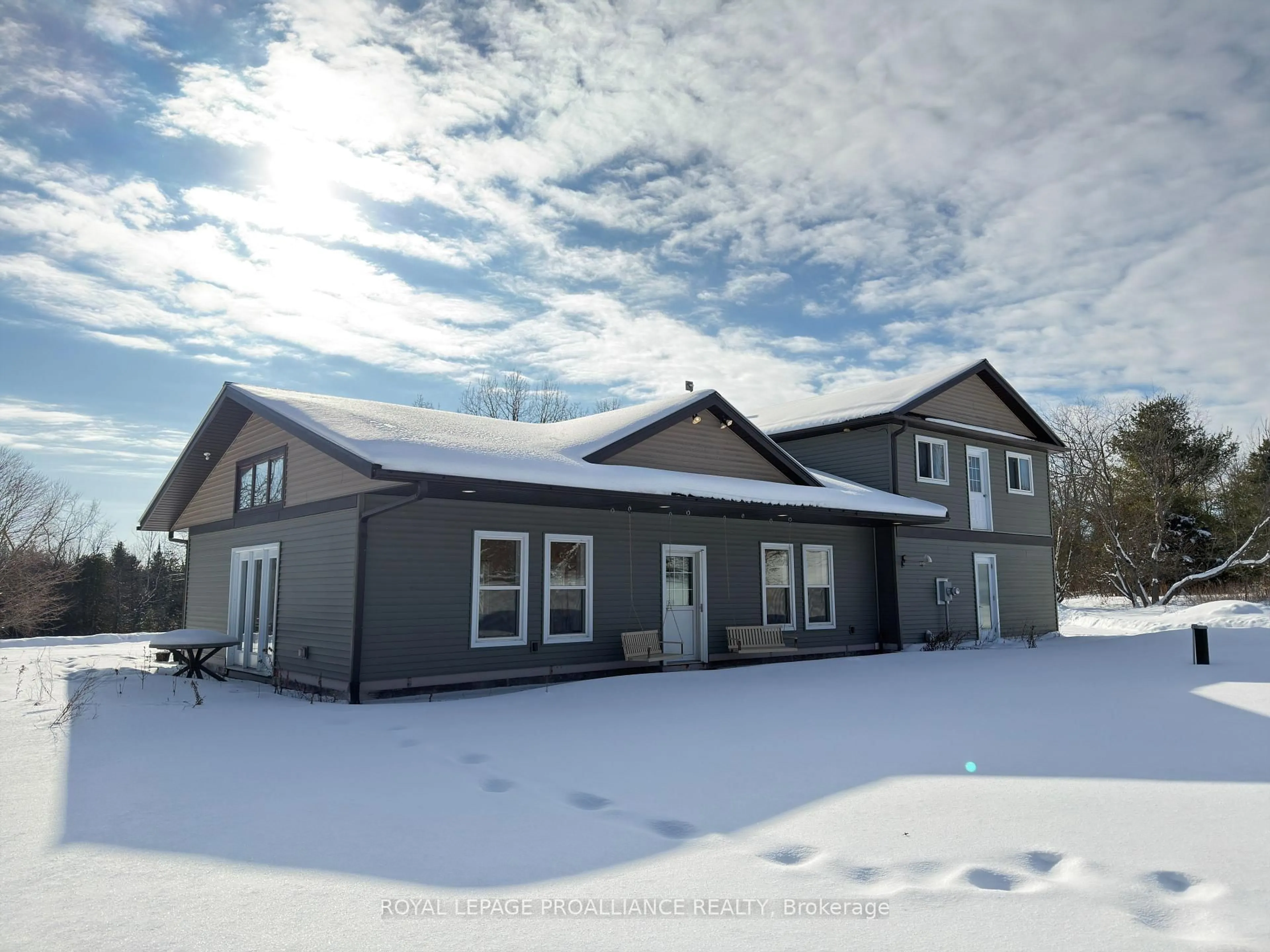 A pic from outside/outdoor area/front of a property/back of a property/a pic from drone, building for 1108 Beaver Creek Rd, Limoges Ontario K0K 2M0