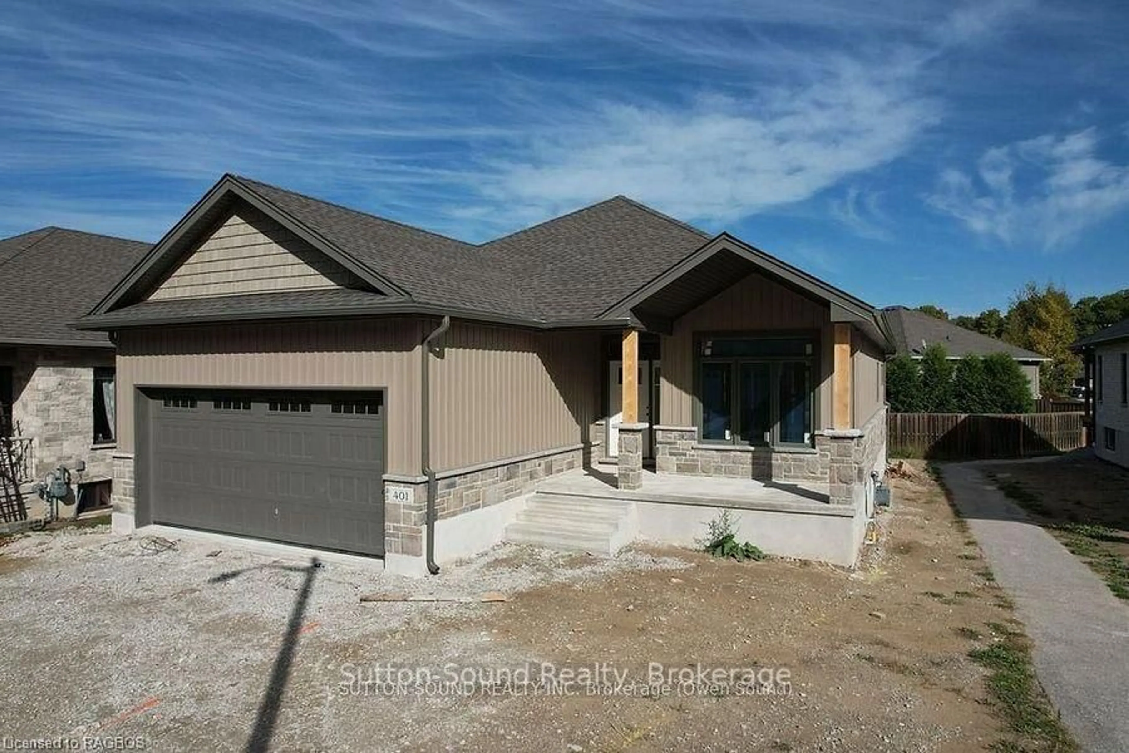 Home with brick exterior material, street for 401 6th Ave, Owen Sound Ontario N4K 6K7