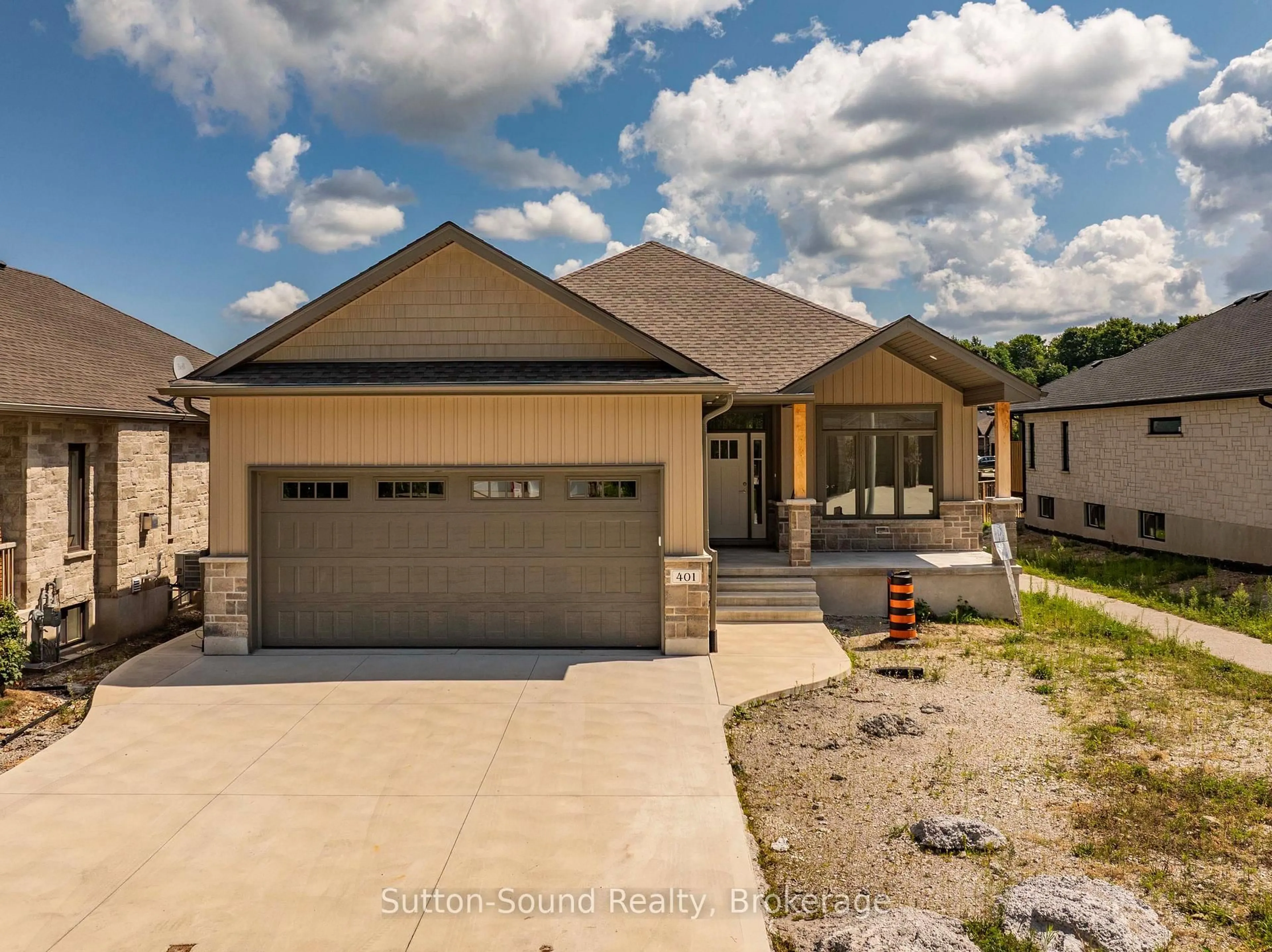 Home with brick exterior material, street for 401 6th Ave, Owen Sound Ontario N4K 6K7