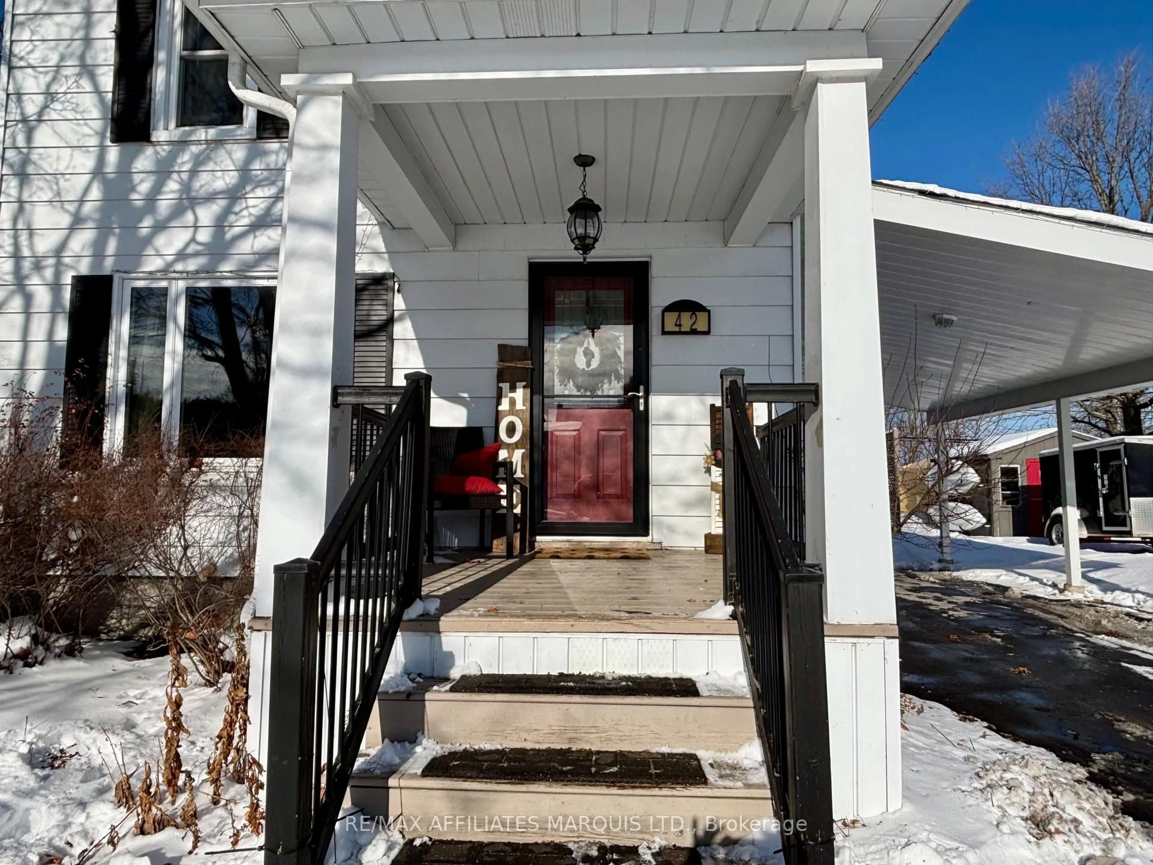 Indoor entryway for 42 Saunders Ave, South Stormont Ontario K0C 1P0